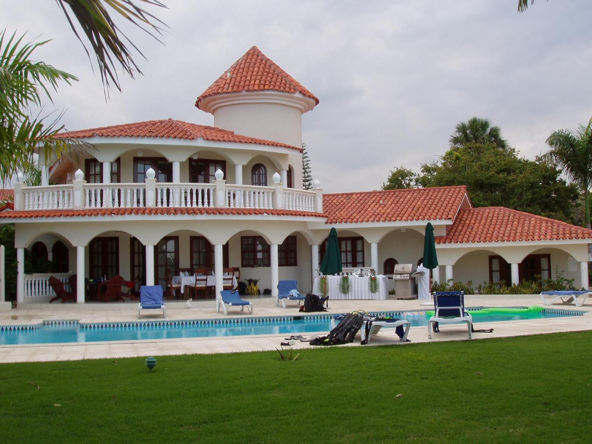 3br Villa with Vip Access - All Inclusive Program with Alcohol