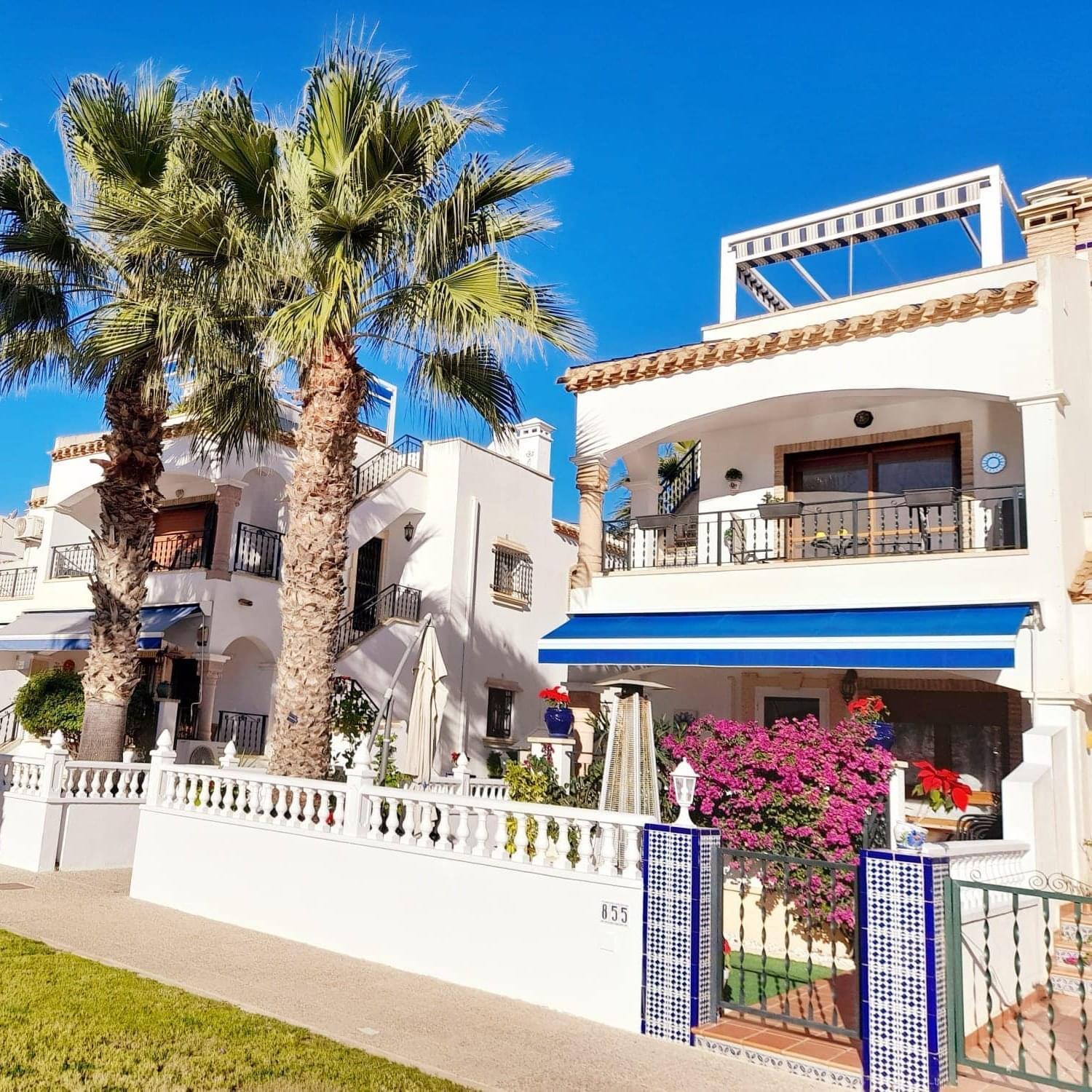Pool View Apartment at Jumilla III