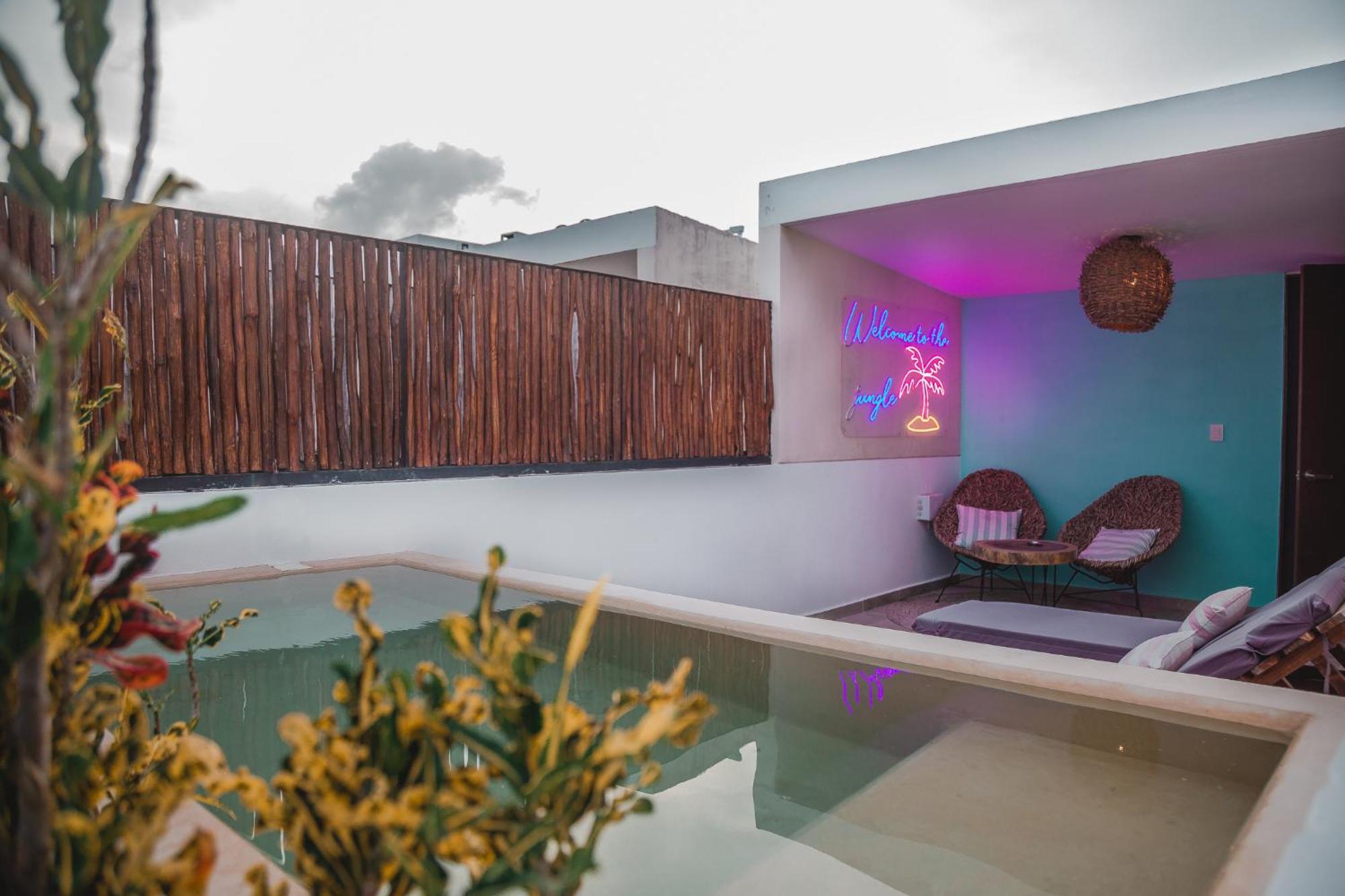 Luxury Penthouse 3BR with Private Pool & Rooftop La Veleta, imagen 3