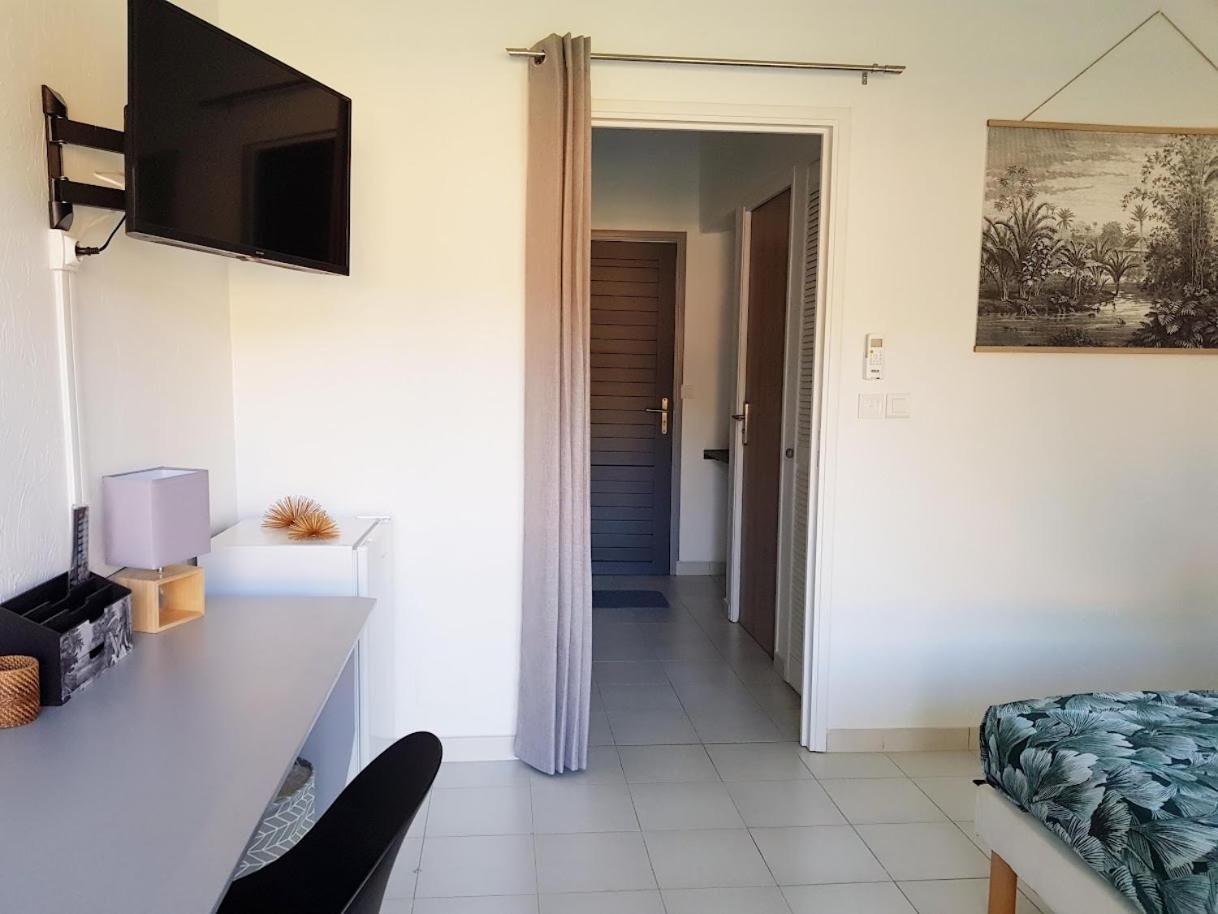 Appartement avec piscine et accès direct plage 102, imagen 5