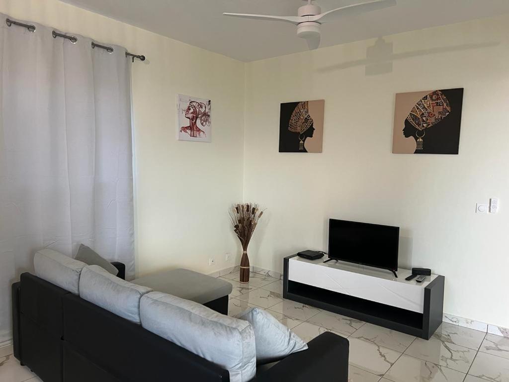Allamanda Des Bois, foto 16