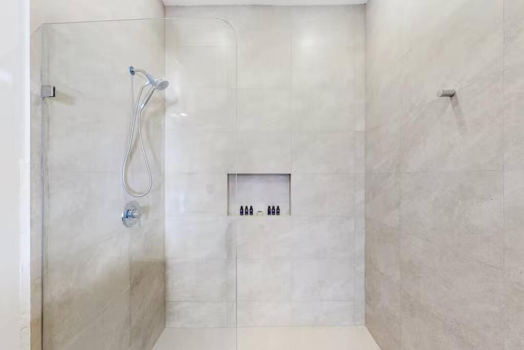 Spacious Condo, beautiful pool, Wi-Fi - Casa Kaanal 104, foto 7