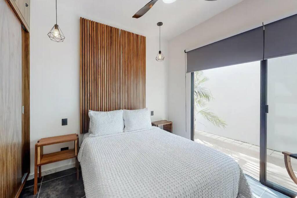 Contemporary poolside Condo, Wi-Fi - Paraiso Kaanal 101, foto 16