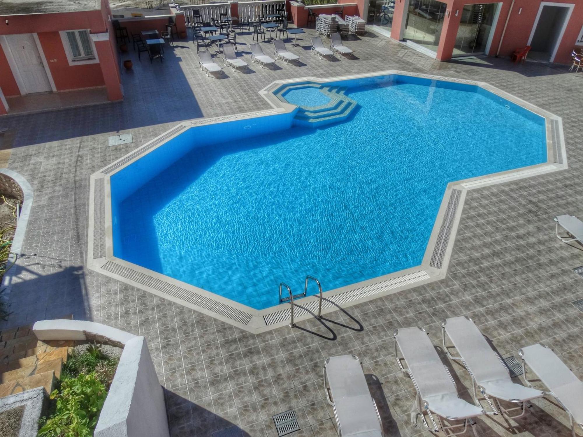 Paradiso Hotel Corfu Sea View Apartments with Pool in Ipsos — foto 2