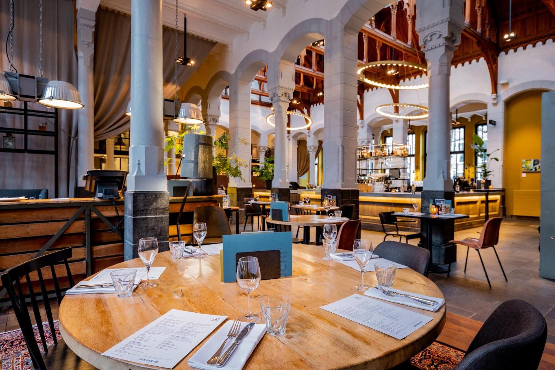 2. Viavia Hotel Leeuwarden