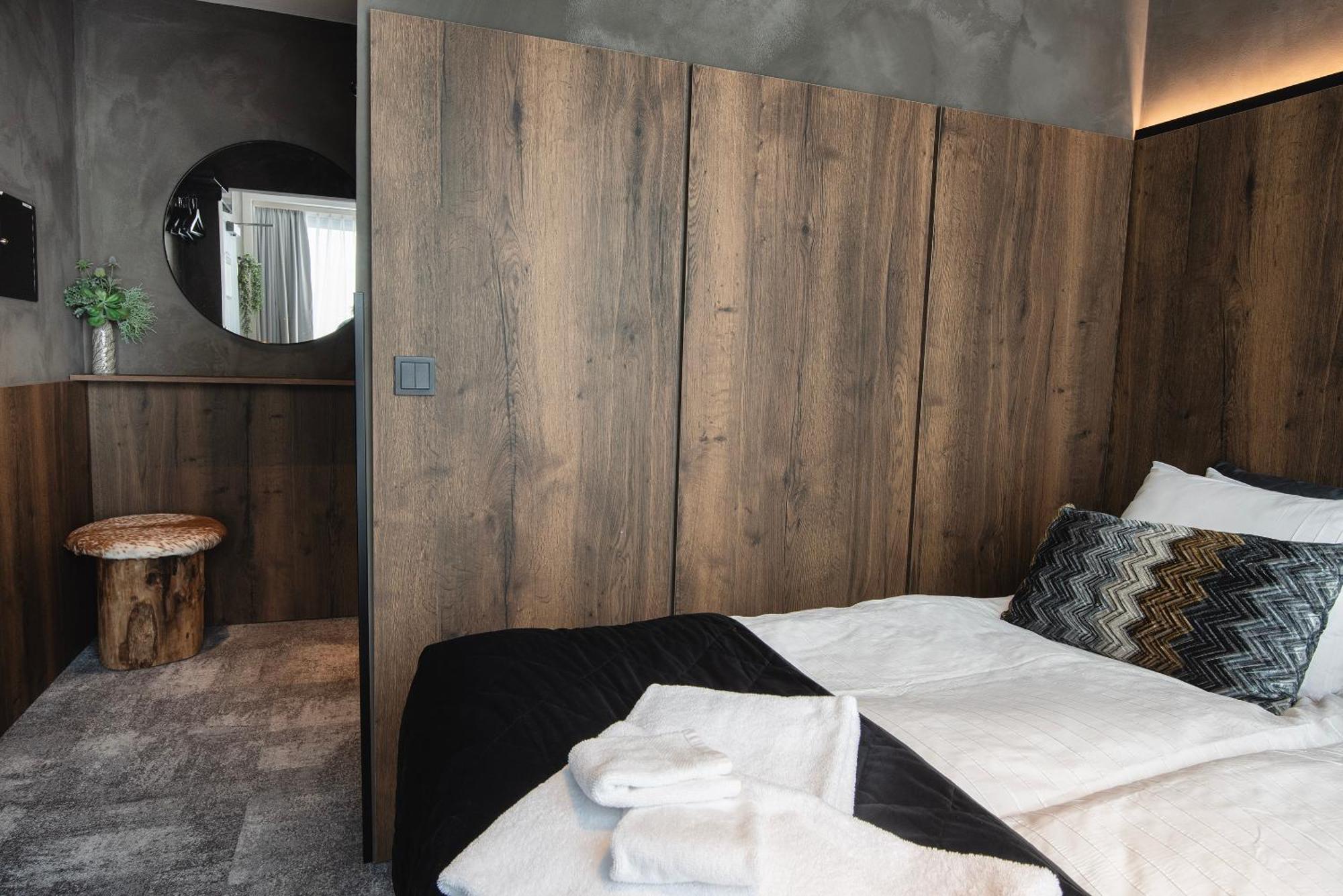 B14 Luxury Penthouse Apartment | Best Price 2025 | Guide to Iceland