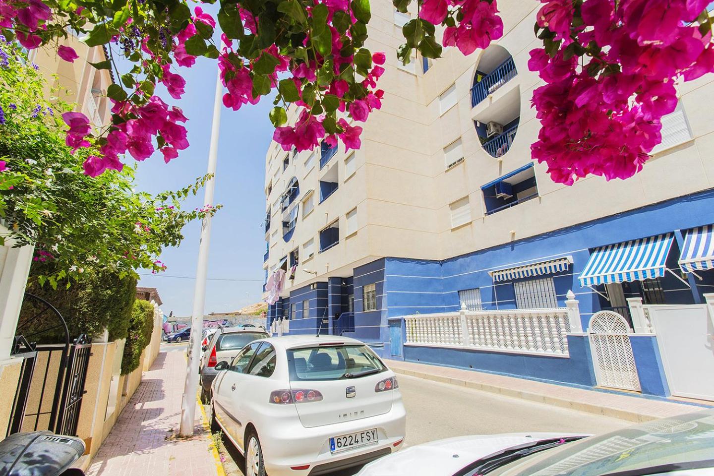 086 Retro Mayor Holiday - Alicante Holiday