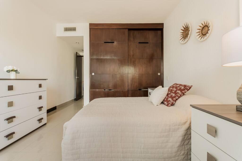Stylish Lagoon front Villa by Casa Paraiso, foto 12