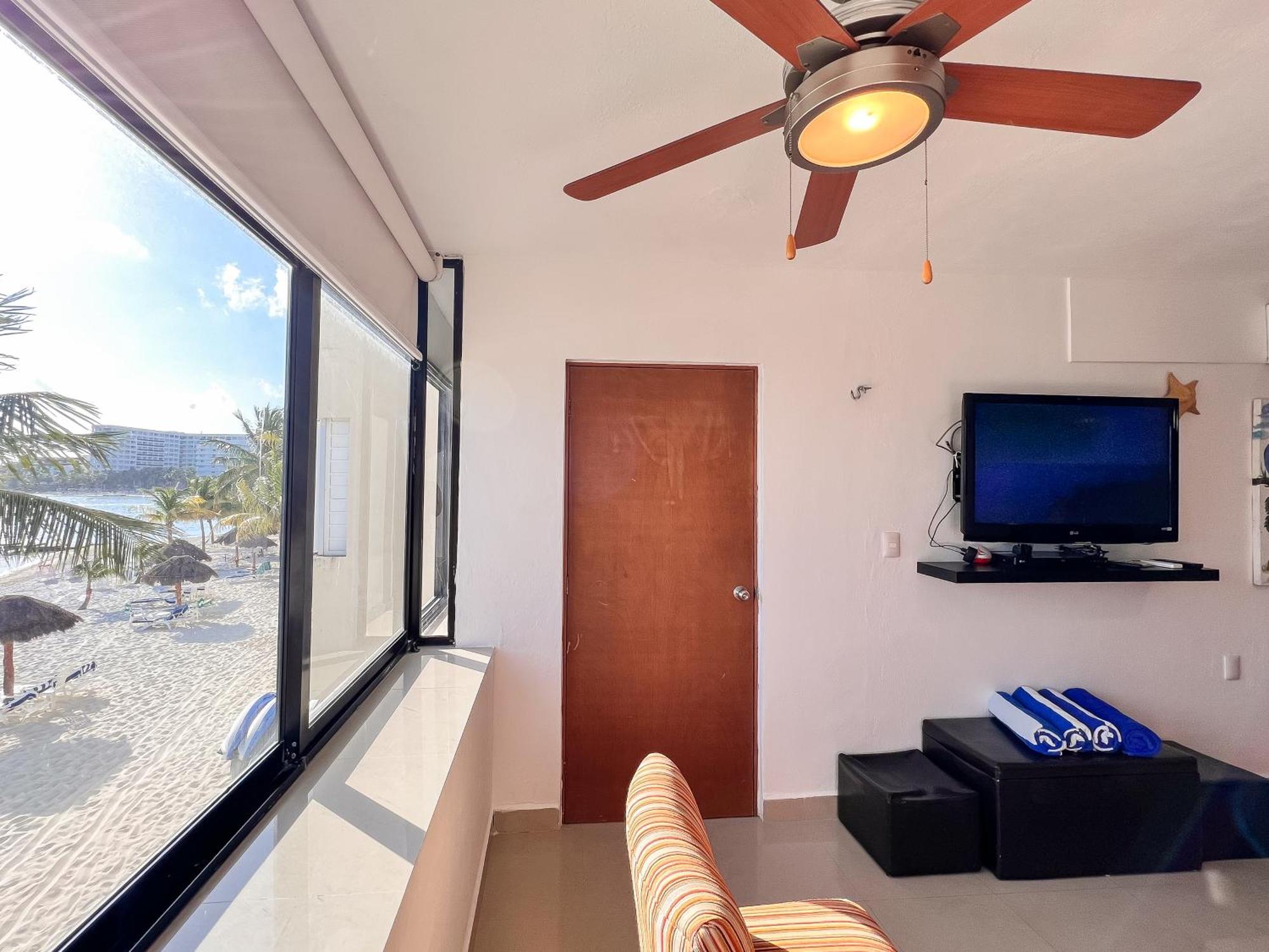 Bello Mar de Cancun, Beautiful 2Br 2Ba Condo overlooking beach spectacular view!, imagen 5
