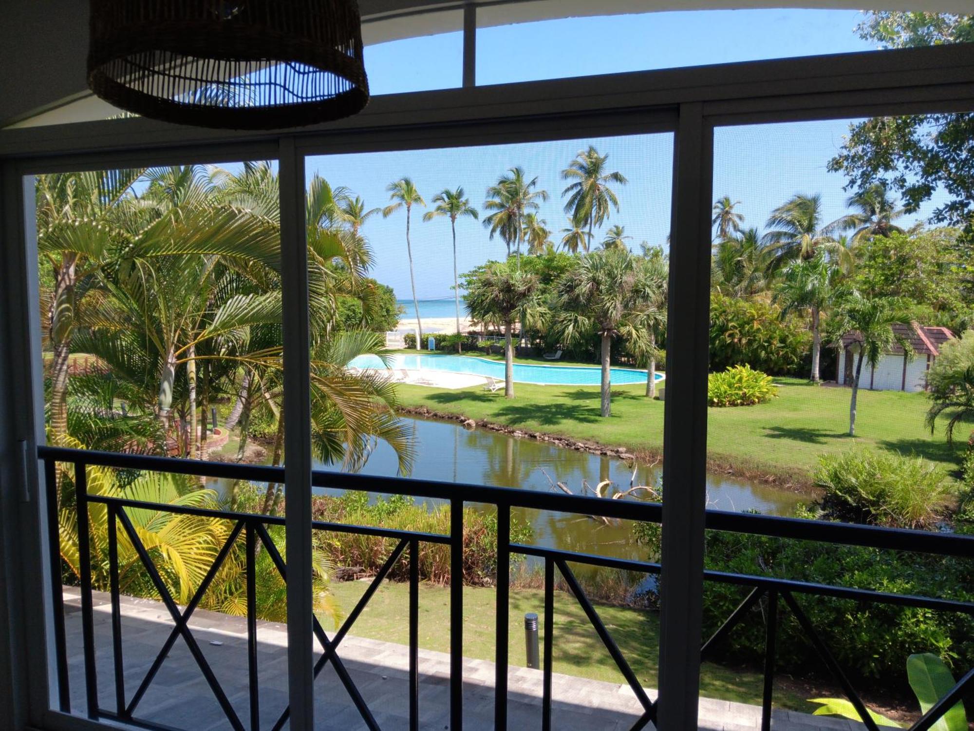 Bonita Village Beachfront Apt with Pool & Balcony, foto 8