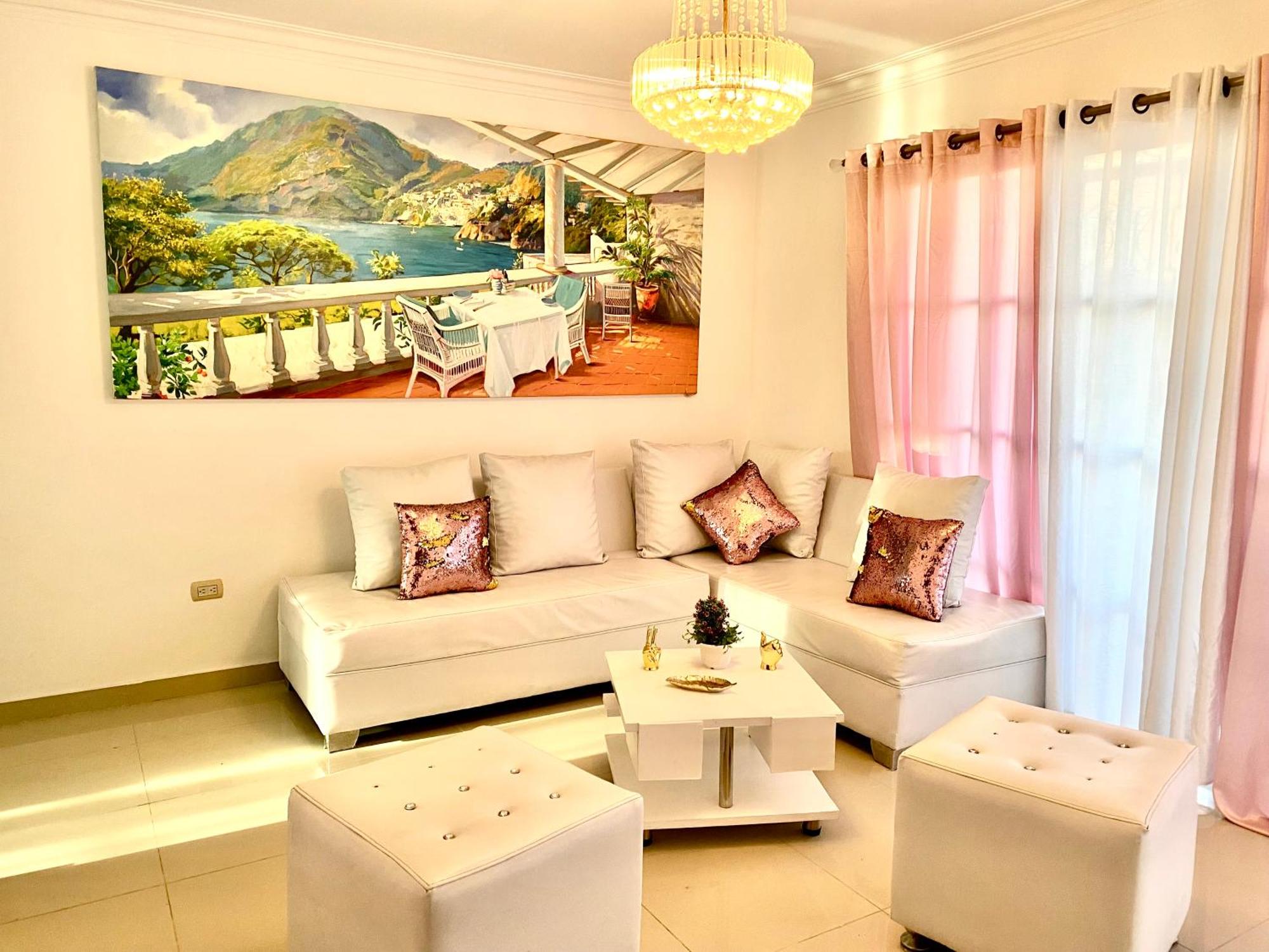 3DR Inviting 3-Bedroom Apt in Santo Domingo