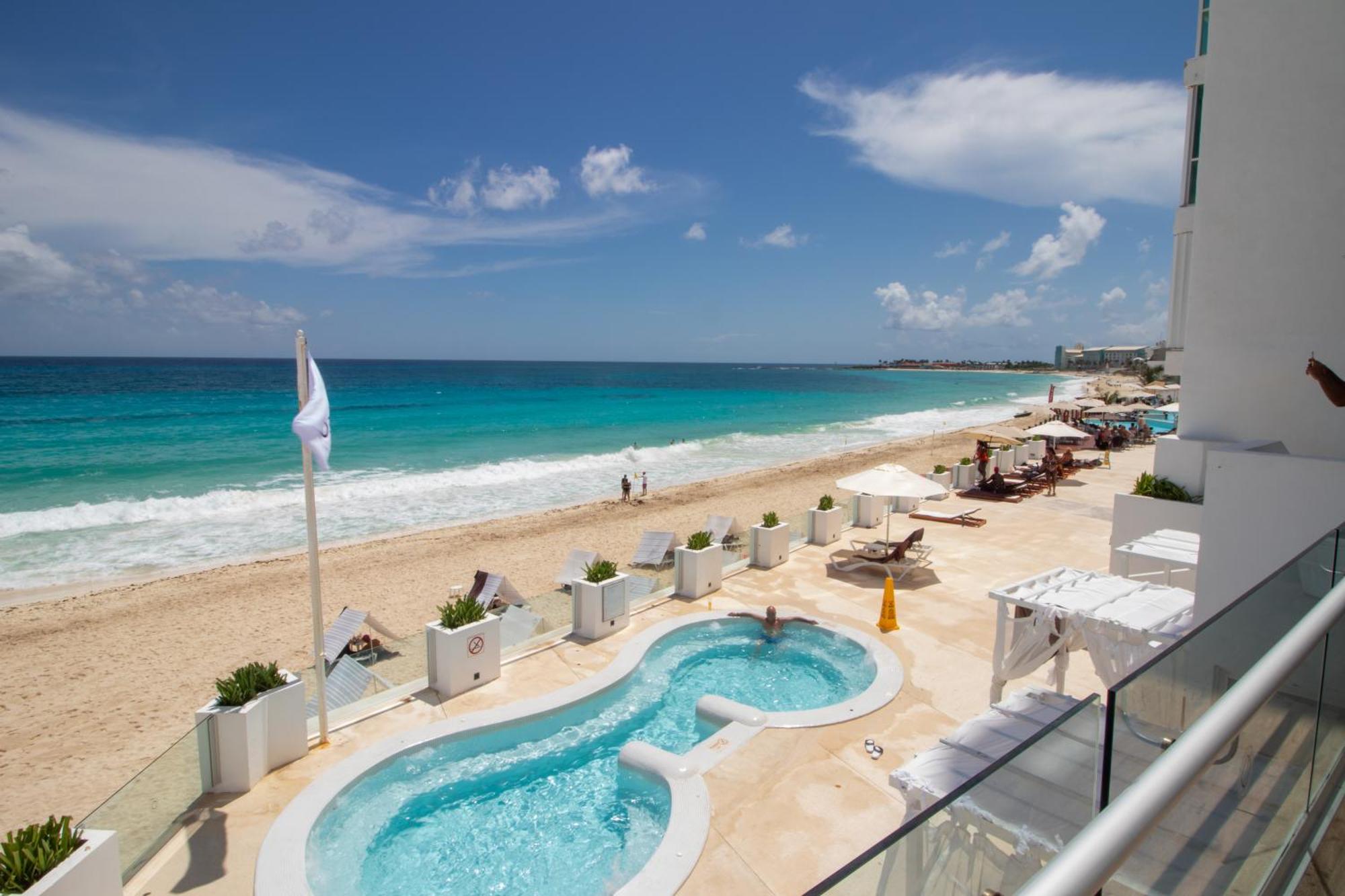 Designer 1 BDR private beach by Casa Paraiso, imagen 2