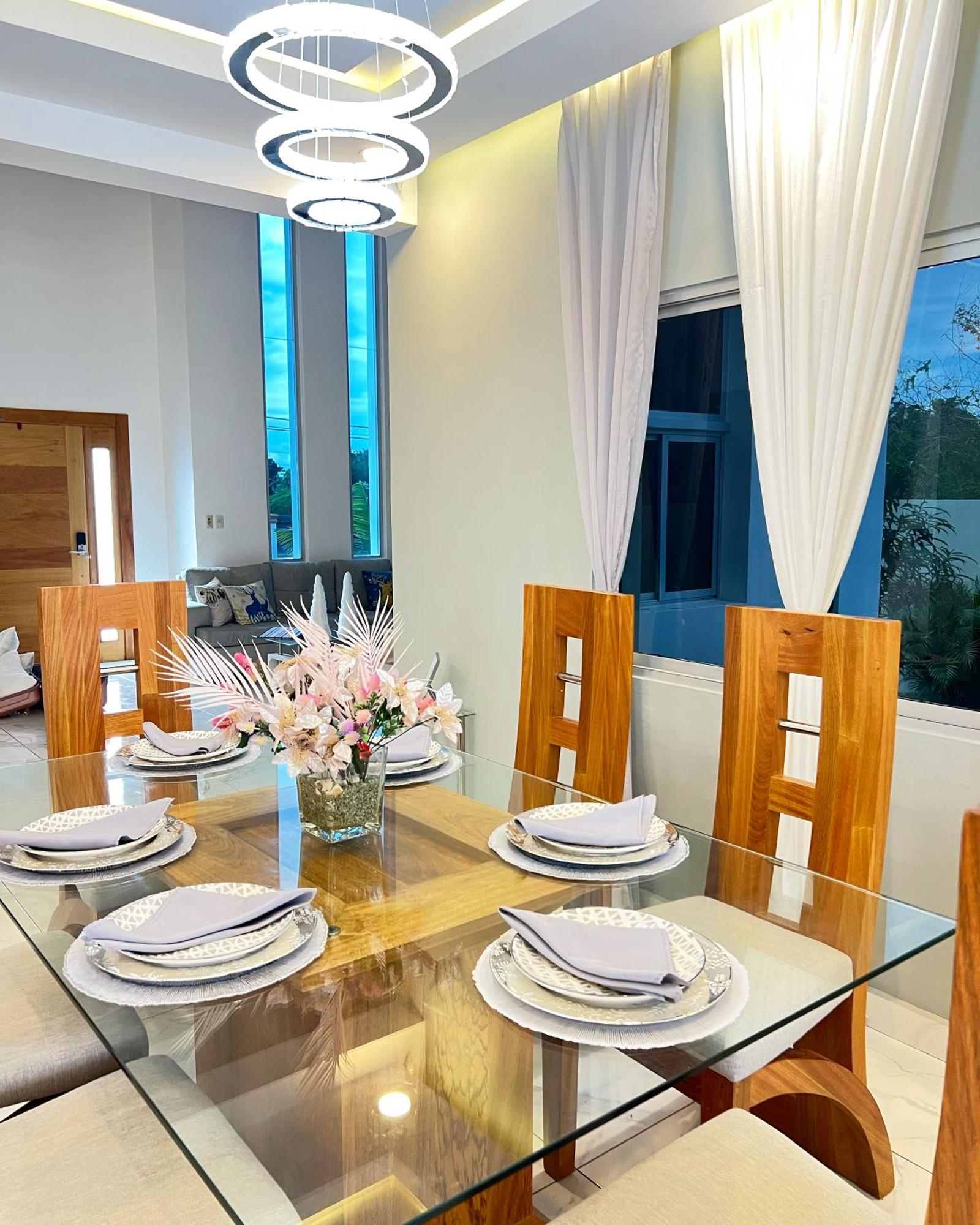 5 Star Villa minutes from Airport and Beaches, imagen 3