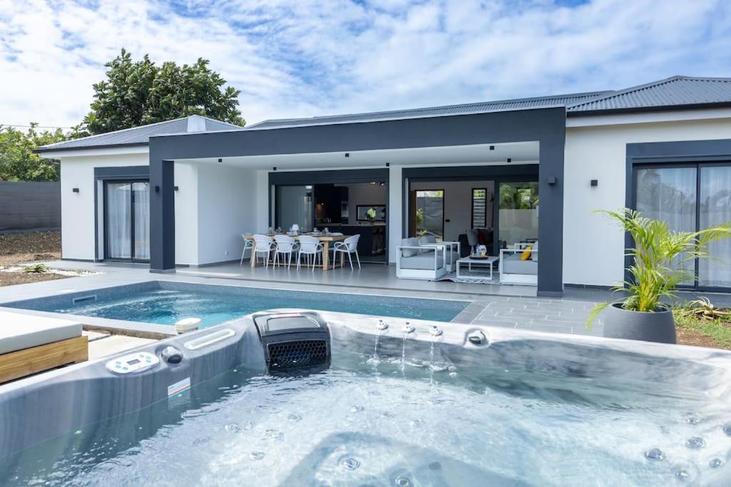 Villa CANELLE FWI 4 Étoiles piscine jacuzzi beach surf, imagen 4