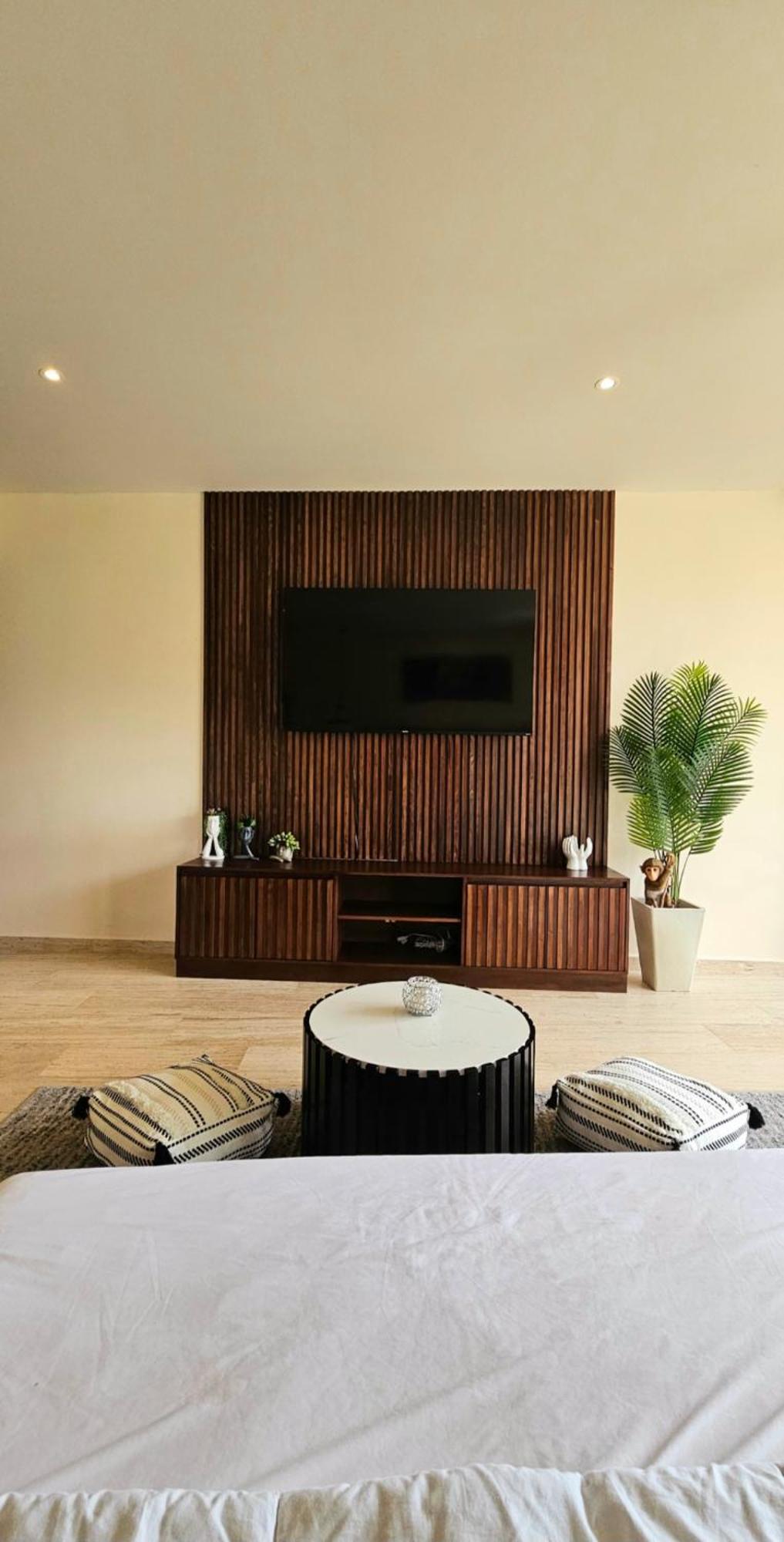 Temple Paradise Luxury Suites 6 Min From Beach, foto 13