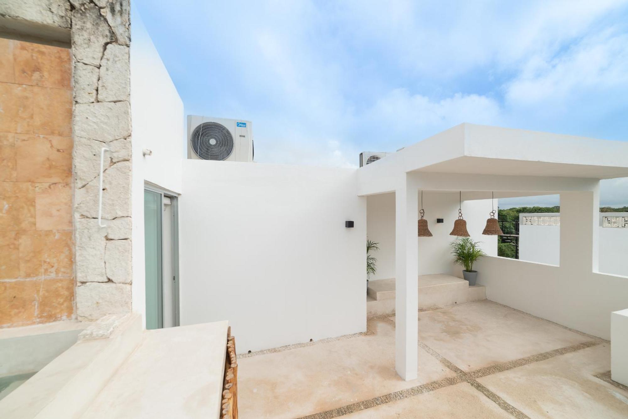 Large Loft with private pool and amazing sunset views in the heart of tulum, foto 7