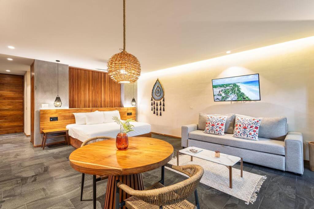 New 5 Star Condo-Infinity and Cenote Pool, imagen 2