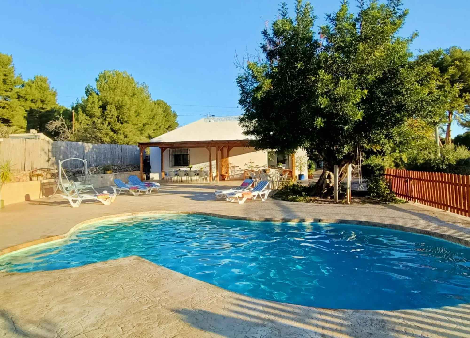 Casa Mariseta y Tonet, naturaleza a 2 km del mar, piscina con jacuzzi
