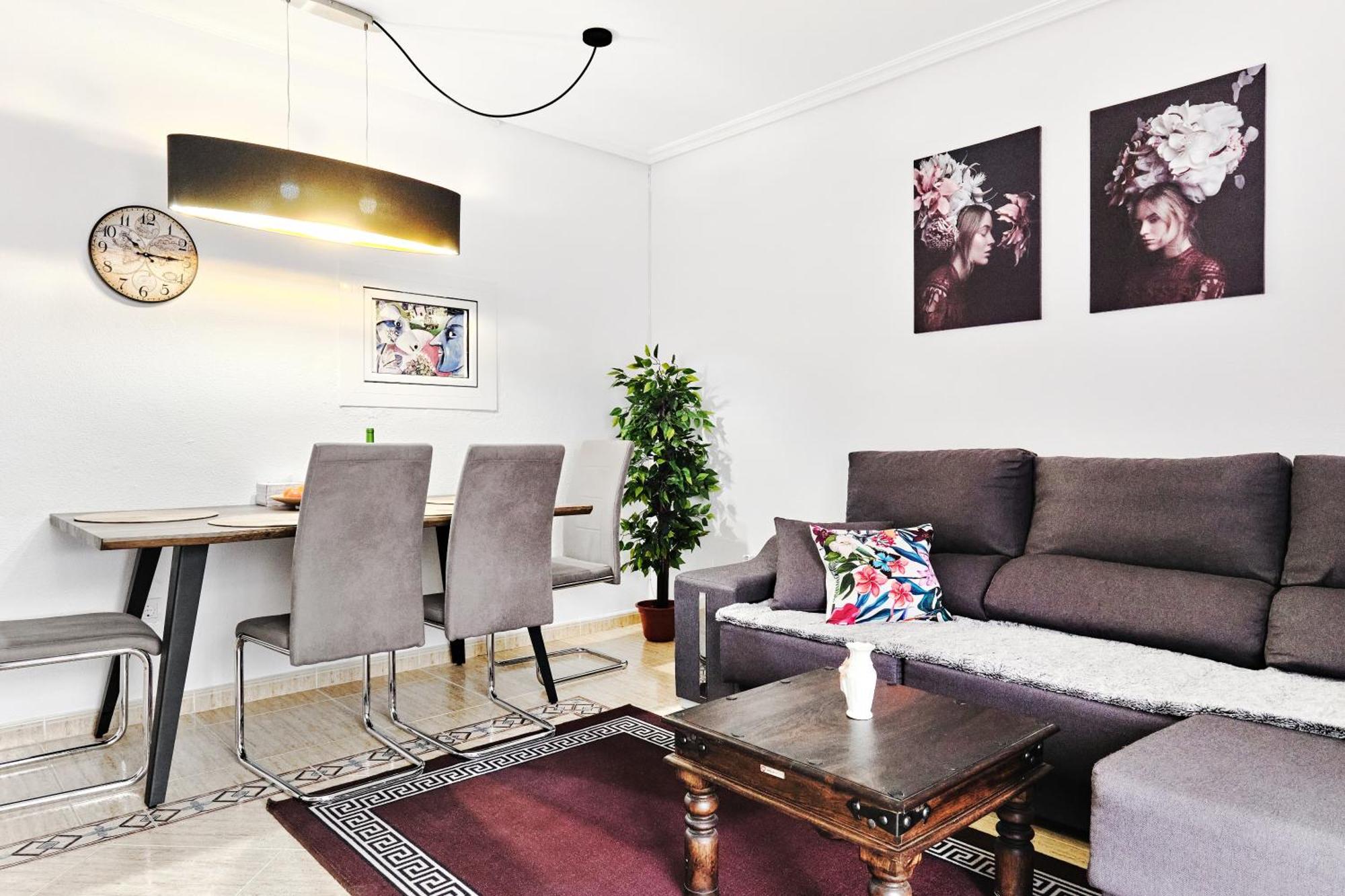 Аcogedor apartamento de dos dormitorios en torrevieja