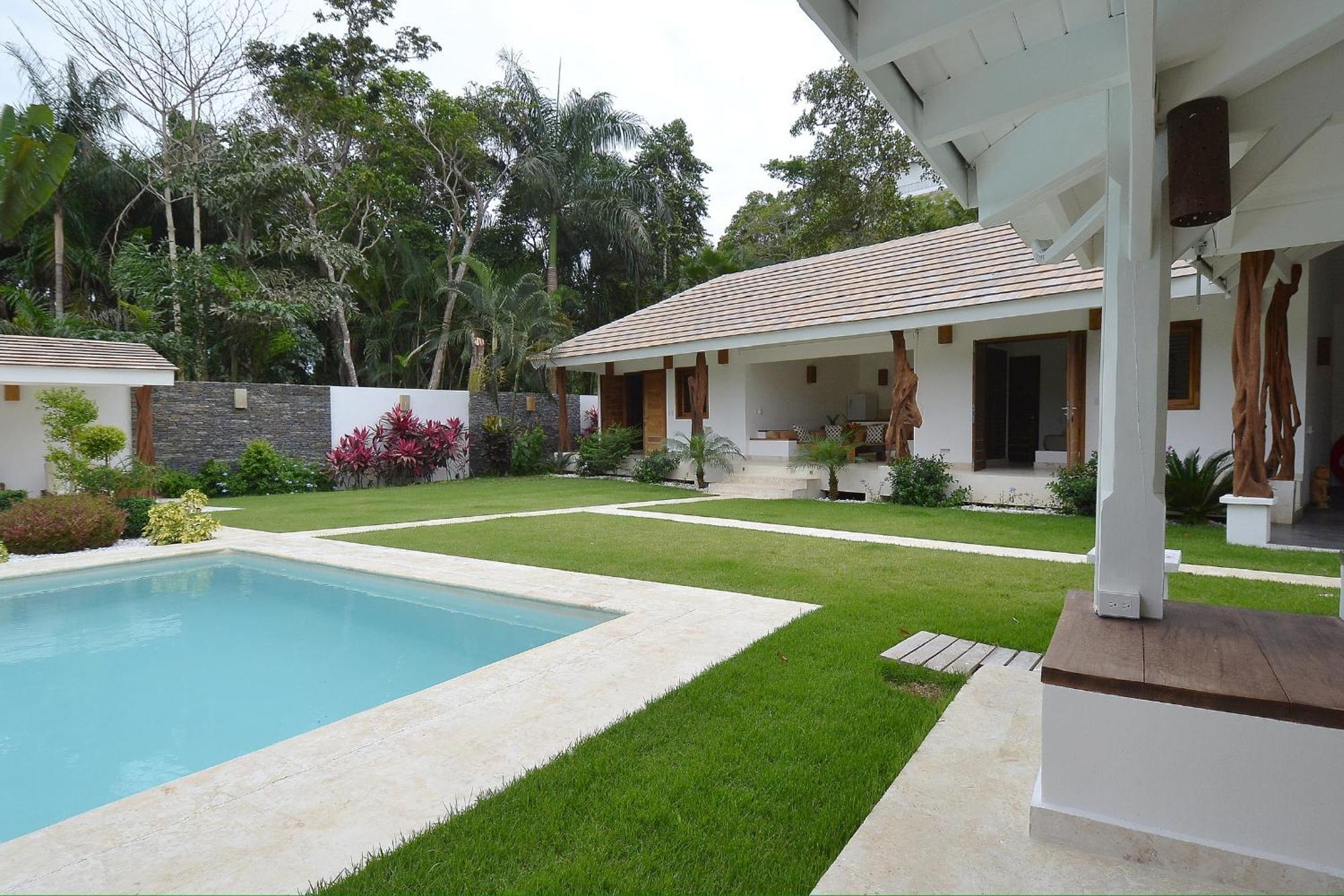 Seaside villa with housekeeping staff - Las Terrenas