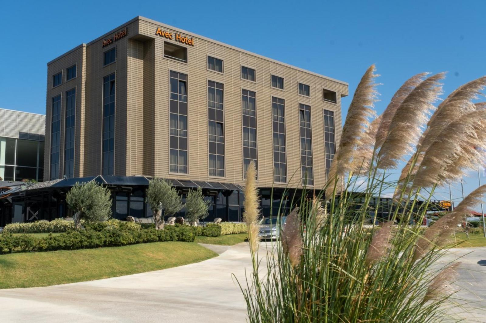 6. Avec Hotel