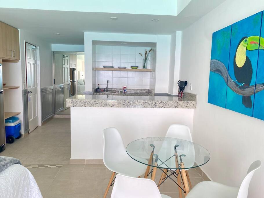 Oceanfront Studio/Amazing Views, imagen 5