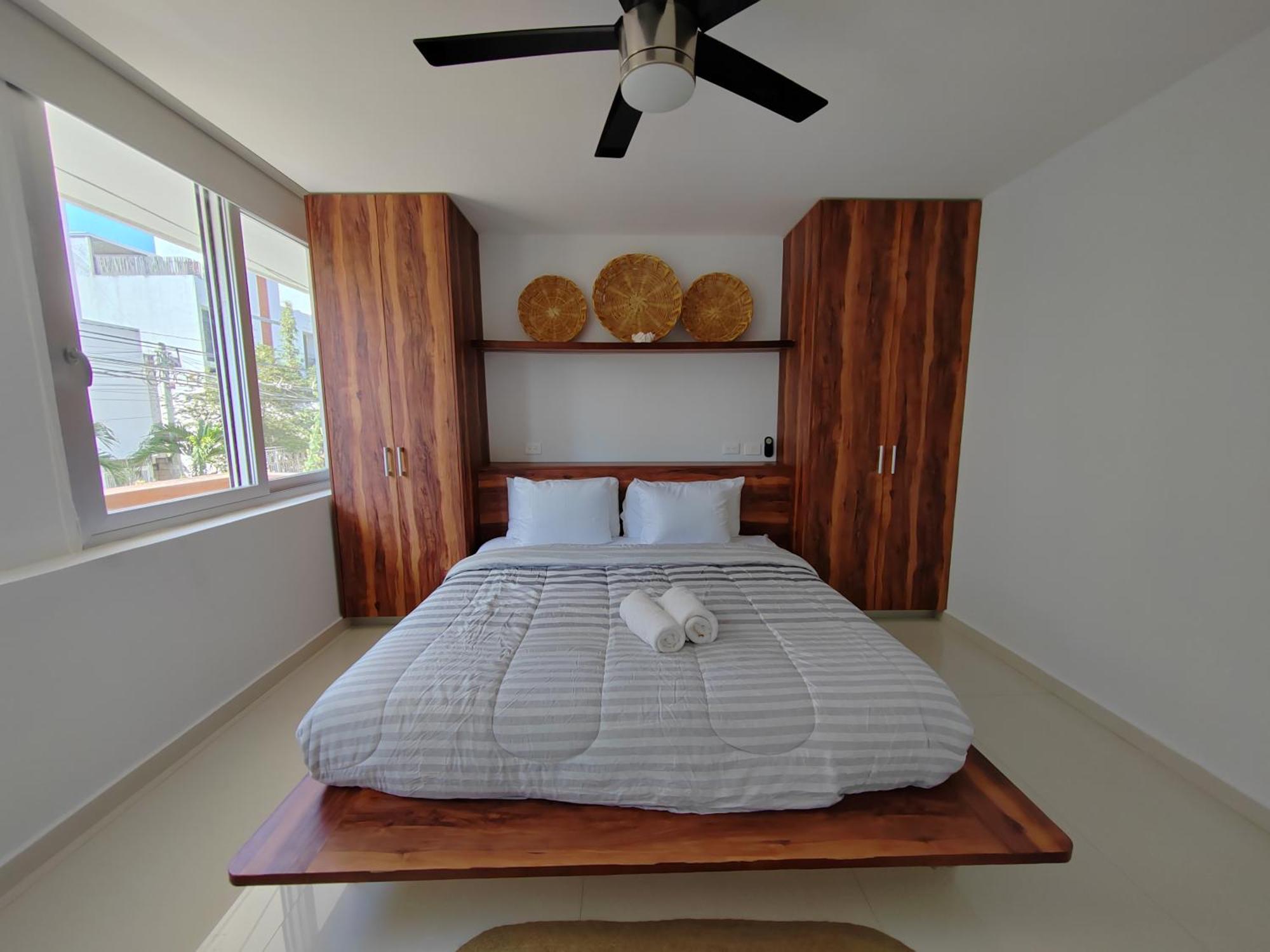 Centrally located apartments steps away from 5th avenue and the beach! By.Yeah, imagen 4