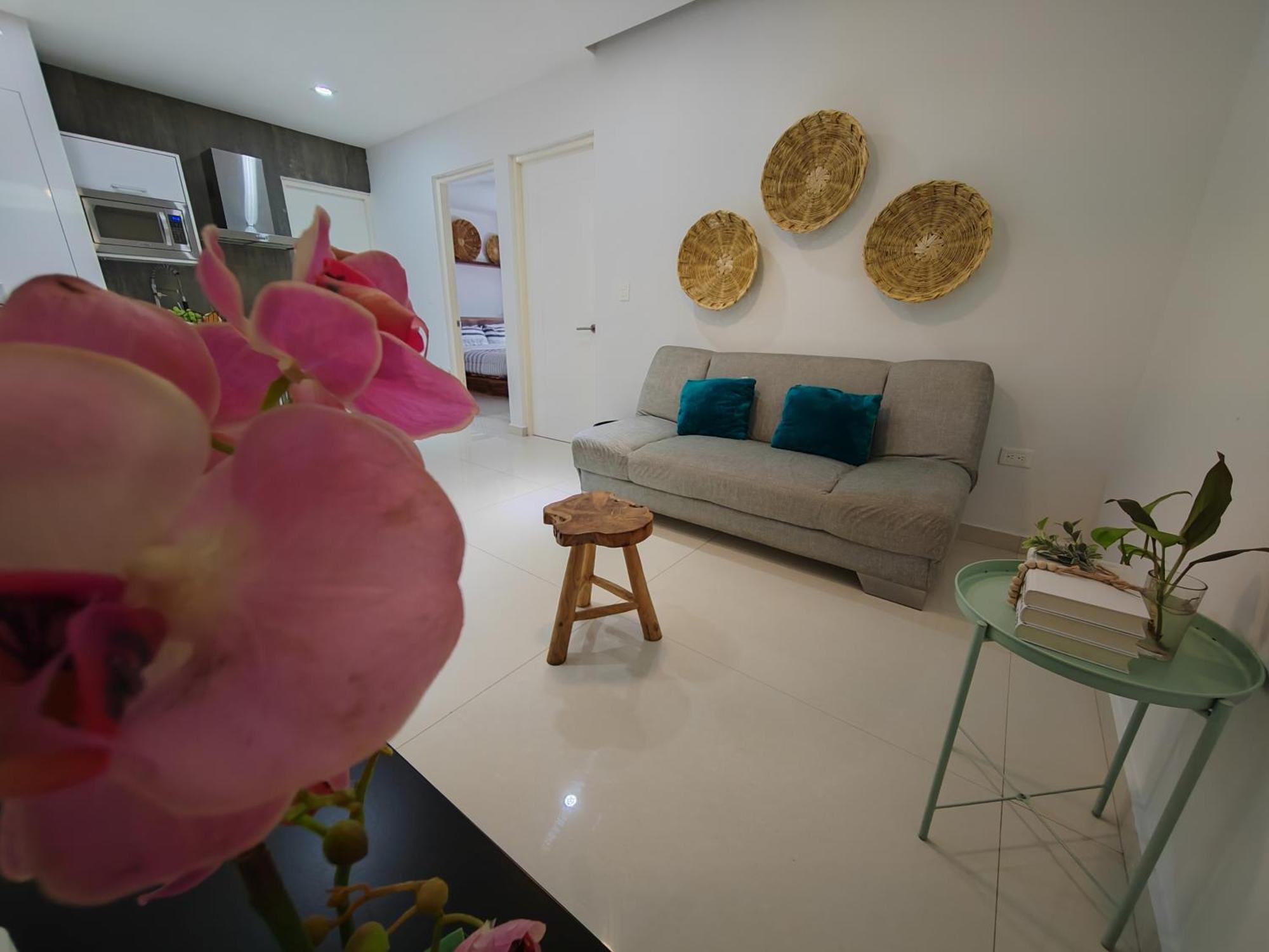 Centrally located apartments steps away from 5th avenue and the beach! By.Yeah, foto 10