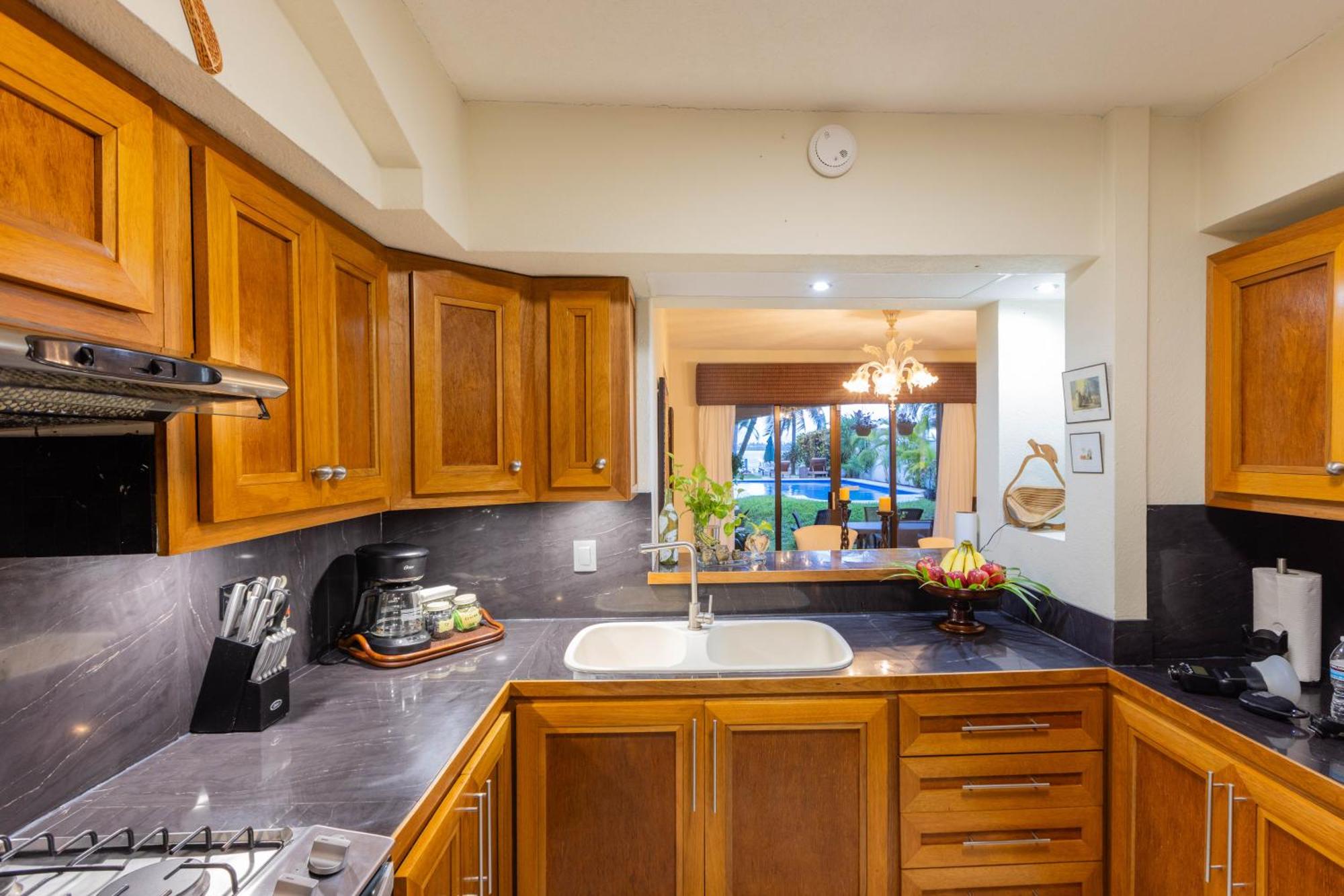 Magnifica Villa Palmeras luxurious 4 Br 6 Bds 4 Ba private pool lagoon front super fast Wifi, foto 10