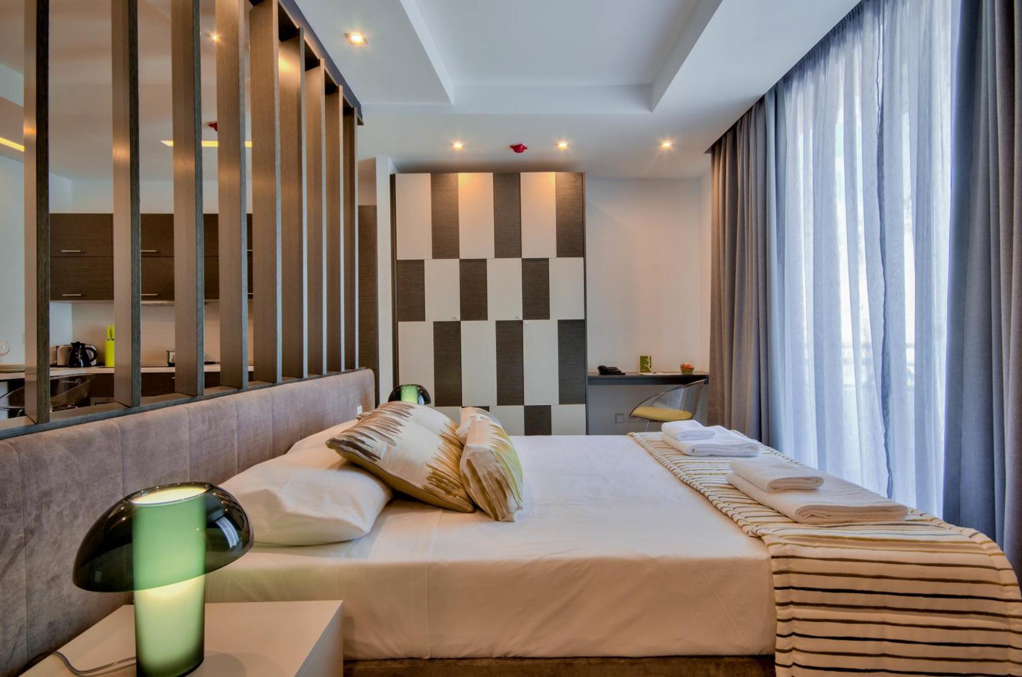 Jules Suites