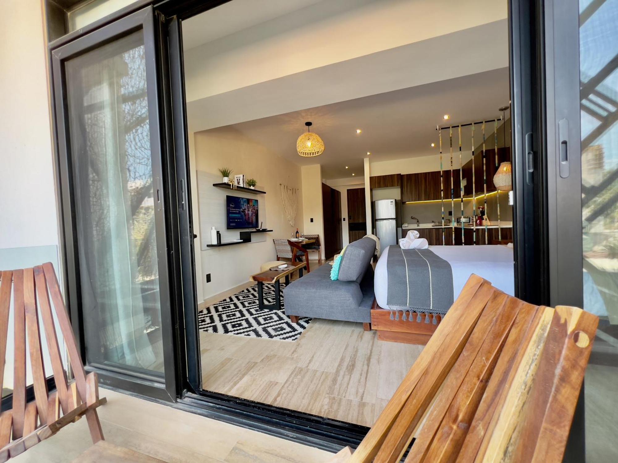 Unwind | Private Balcony & Rooftop Pools | Casago, foto 6