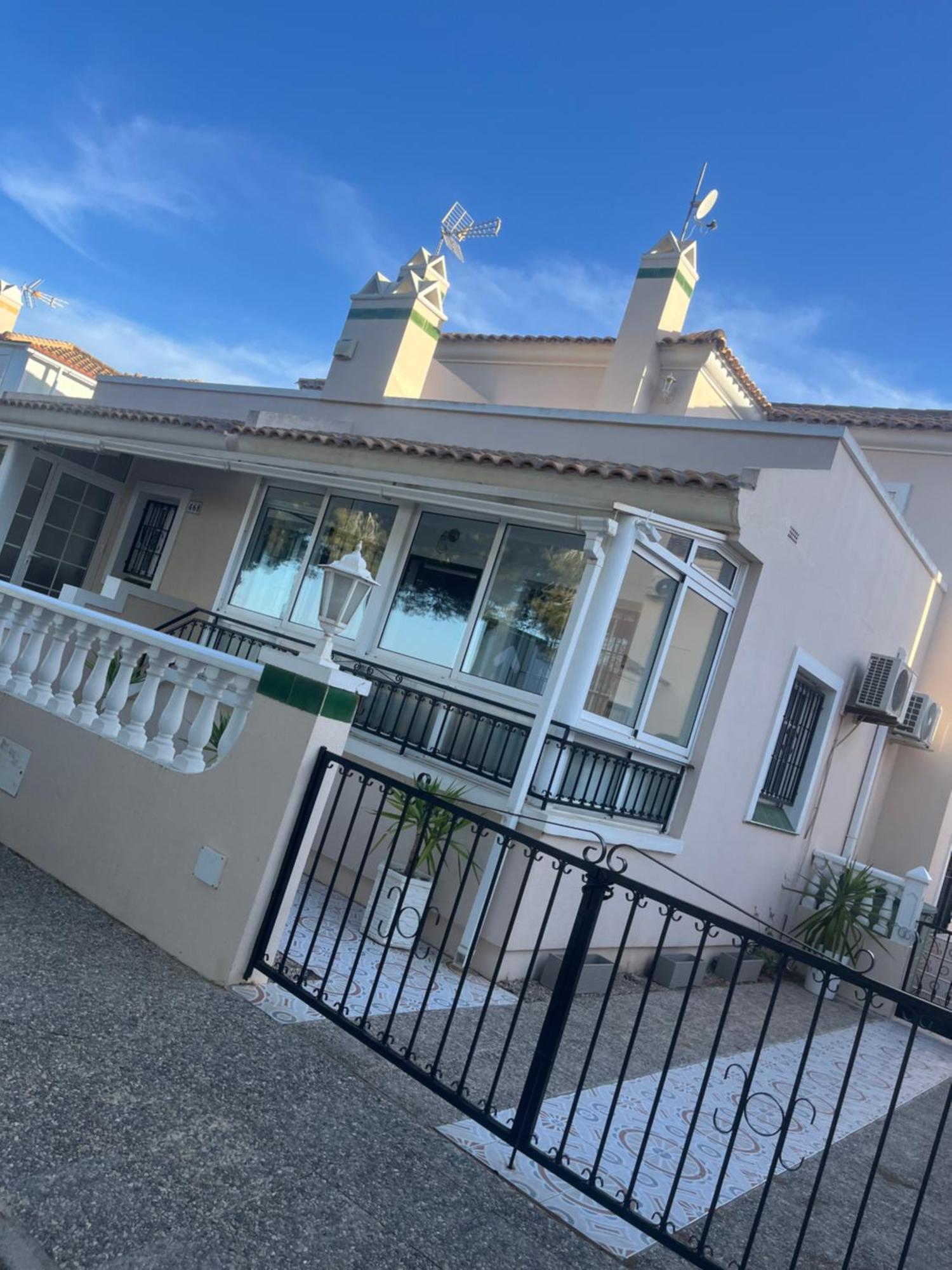 Stunning 3 bedroom Large House in Great Location