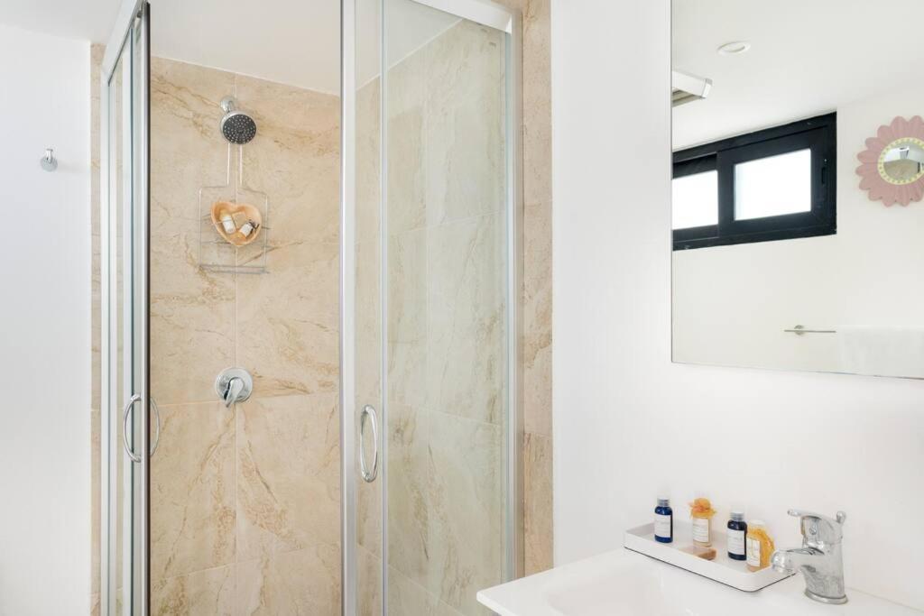 Premium PH w/ Private Pool near 5th Ave., foto 13