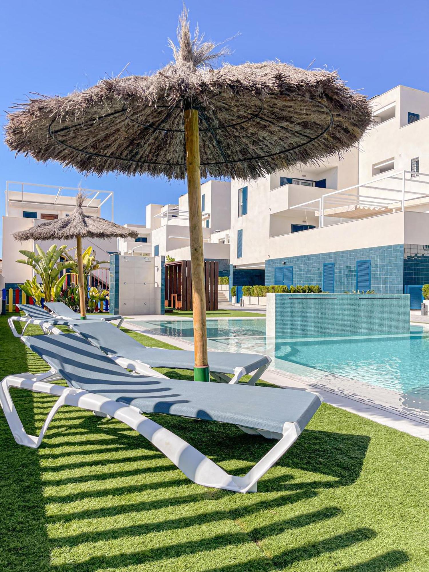 Hola Blanca - Sea, Golf, Chill