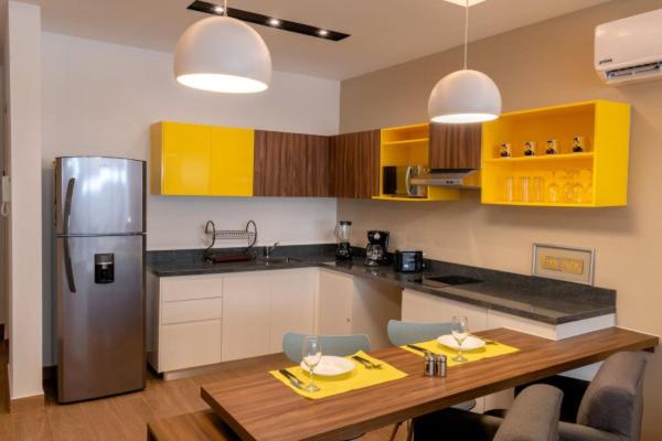 Yellow Condo, imagen 2