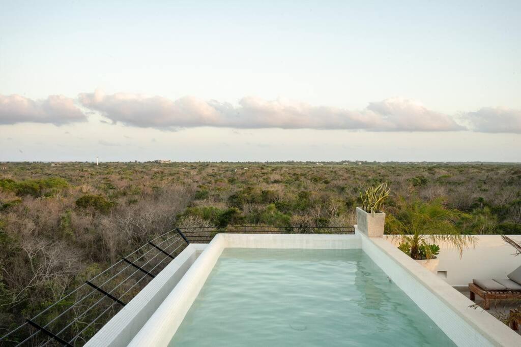 Private Pool & Terrace - Sleeps 4 Near the Beach - B104, foto 8