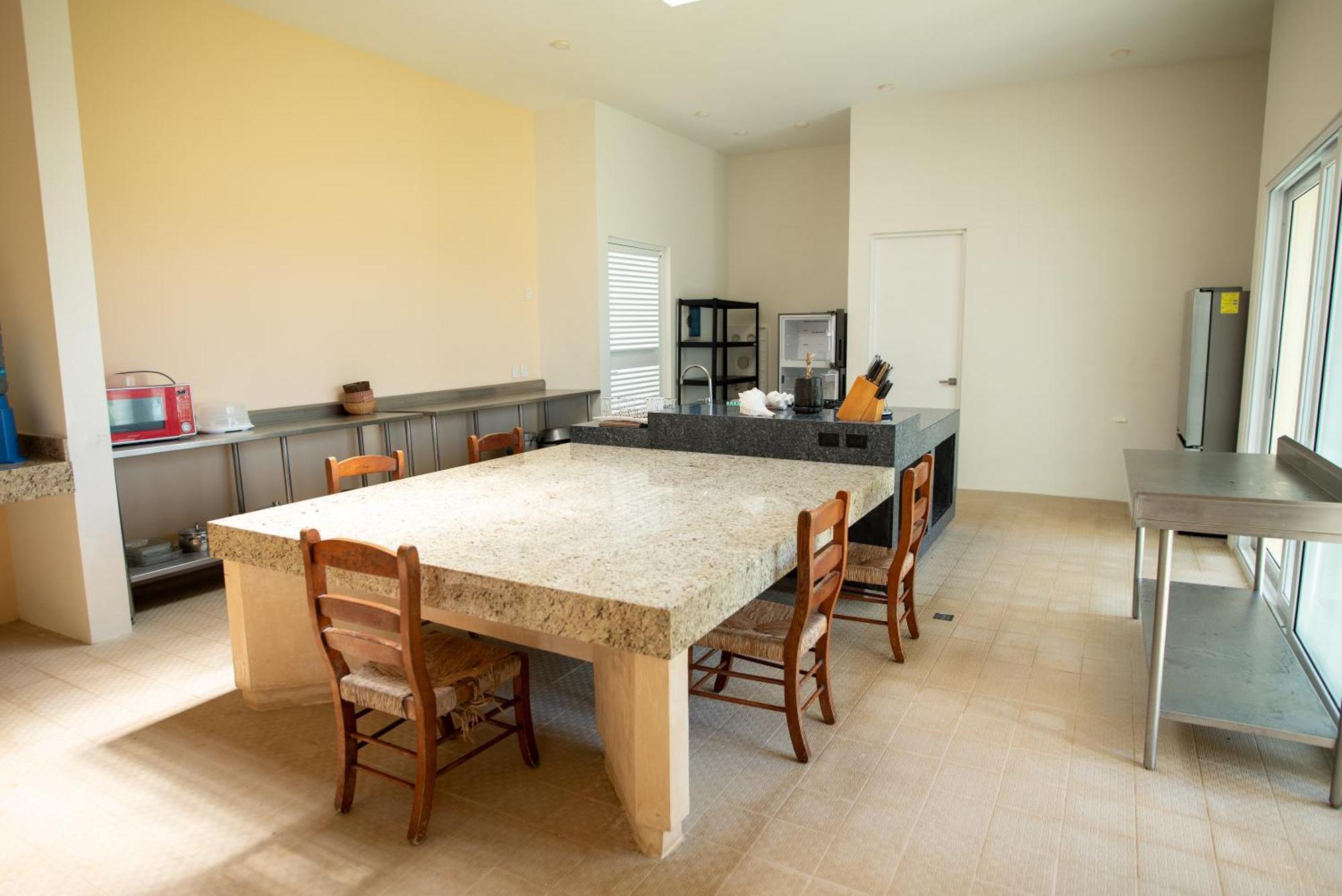 97985 Stunning beachfront Suites Wi-Fi East of Progreso, foto 12