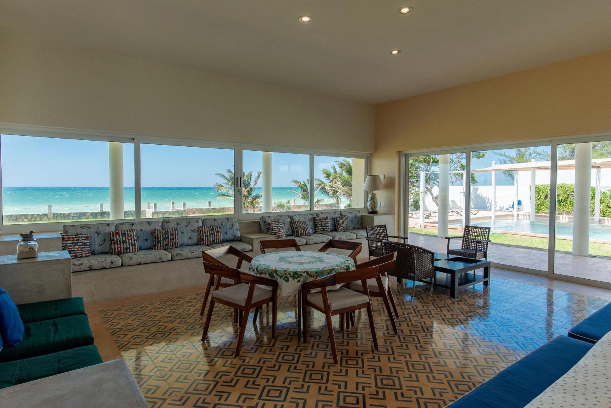 97985 Stunning beachfront Suites Wi-Fi East of Progreso, foto 9