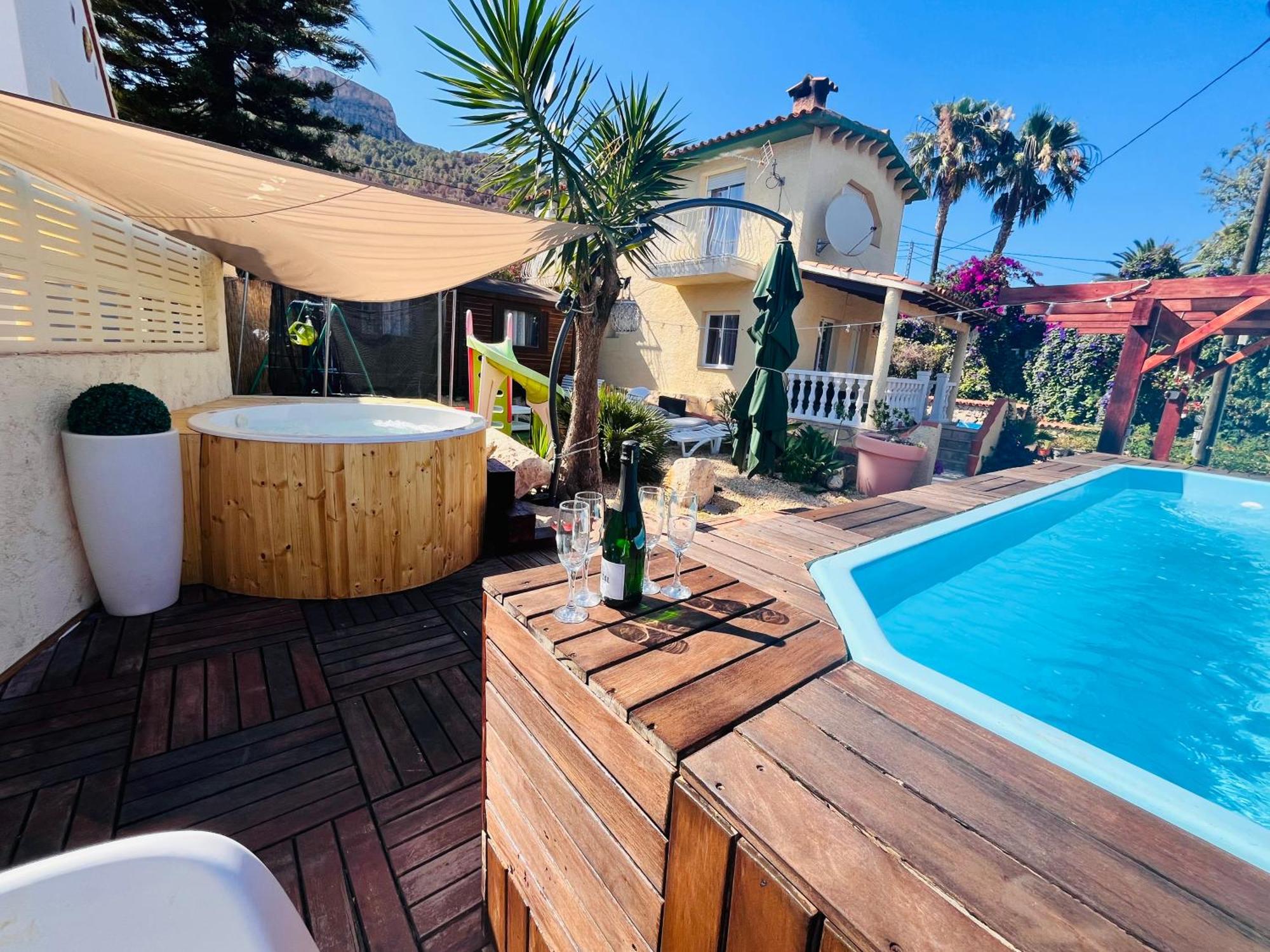 Calpe chalet privado piscina a 5min de la playa y centro jacuzzi barbacoa wifi aire