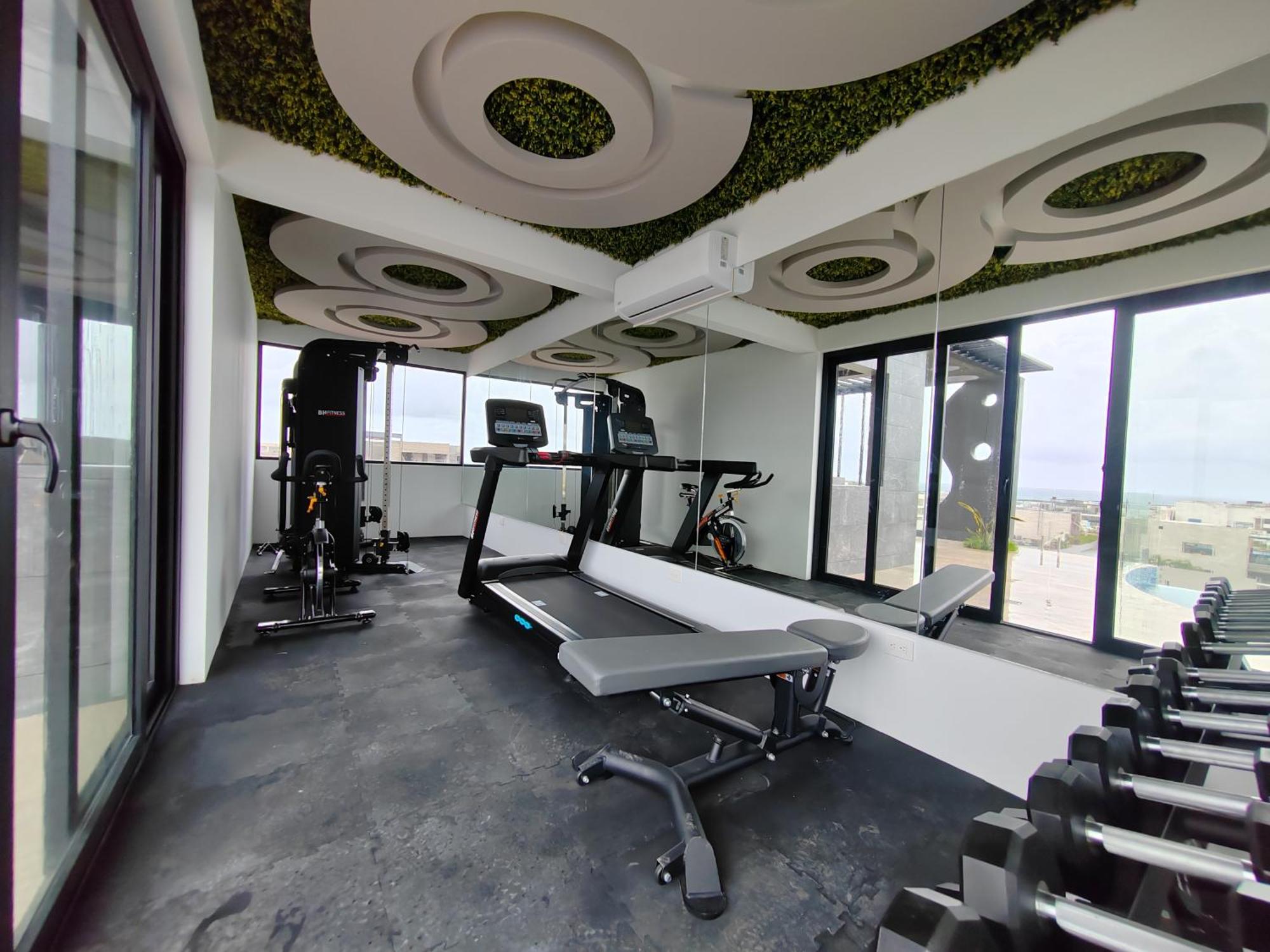 New! Beautiful studio steps away from 5th Av & Beach -GYM - Pool By Yeah, foto 12