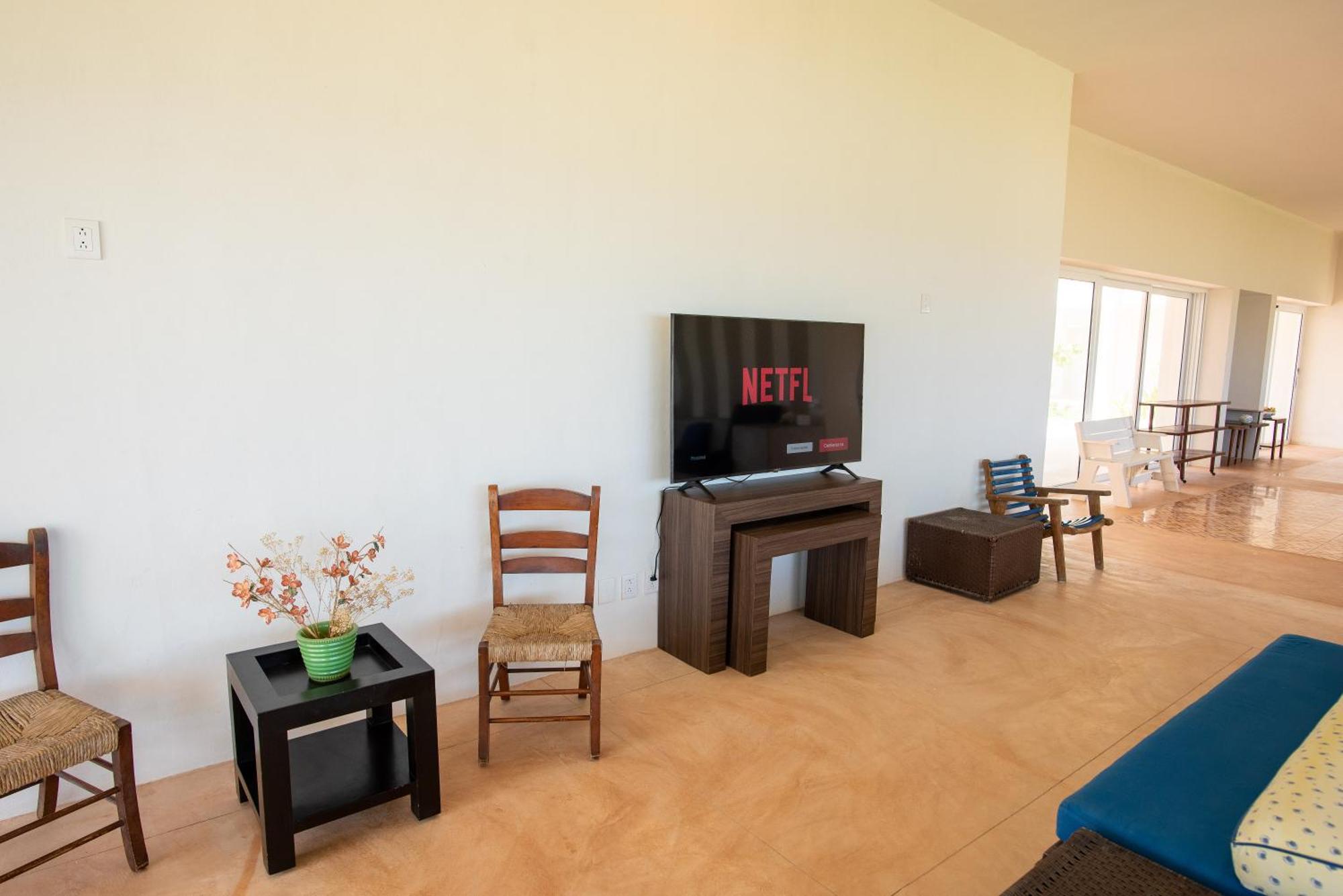97985 Stunning beachfront Suites Wi-Fi East of Progreso, foto 11