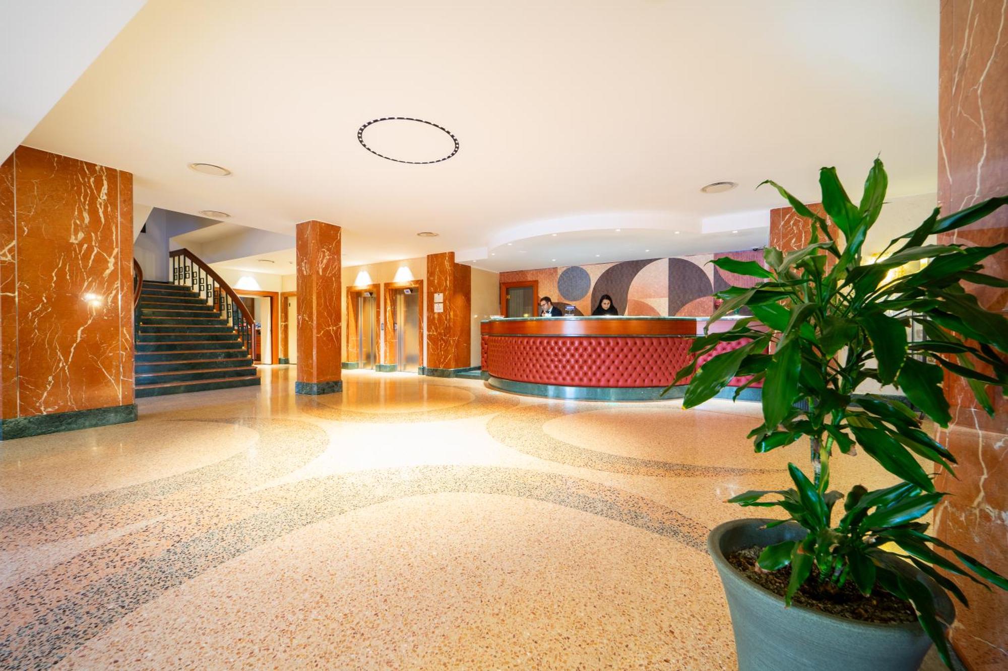 1. Hotel Europa