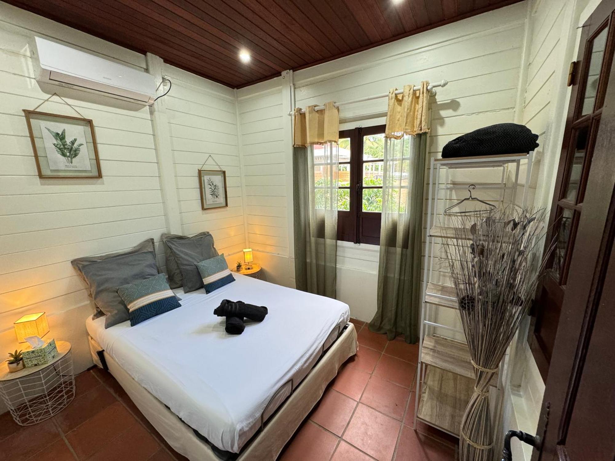 Bungalow Gaspardo , 2 chambres climatisées , à 2 mins à pied de la plage , wifi , jardin clos, parking ,sans vis-à-vis , Le Carbet, imagen 5
