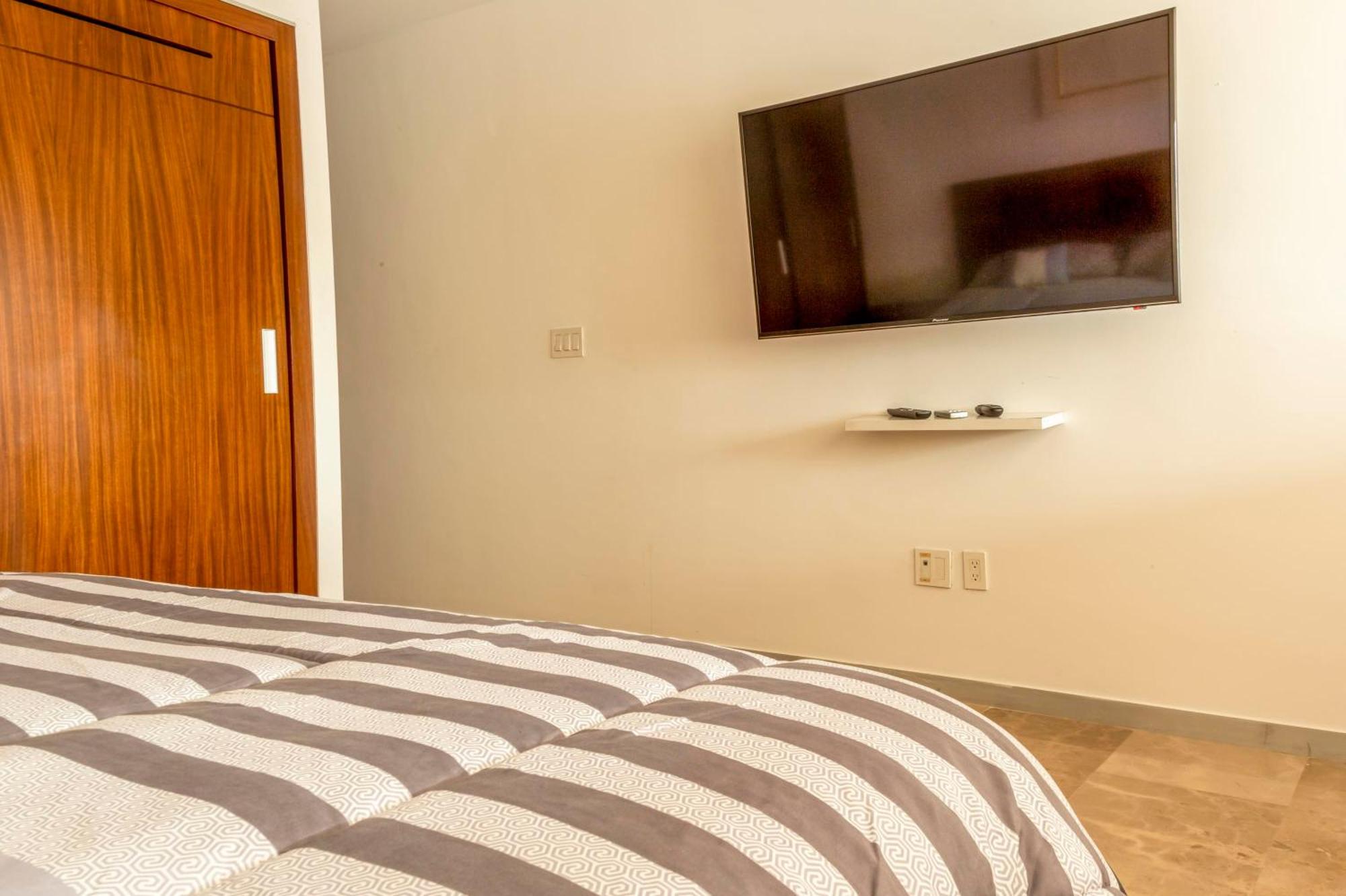 Exclusive 5th Ave Apt with Private Pool, foto 10