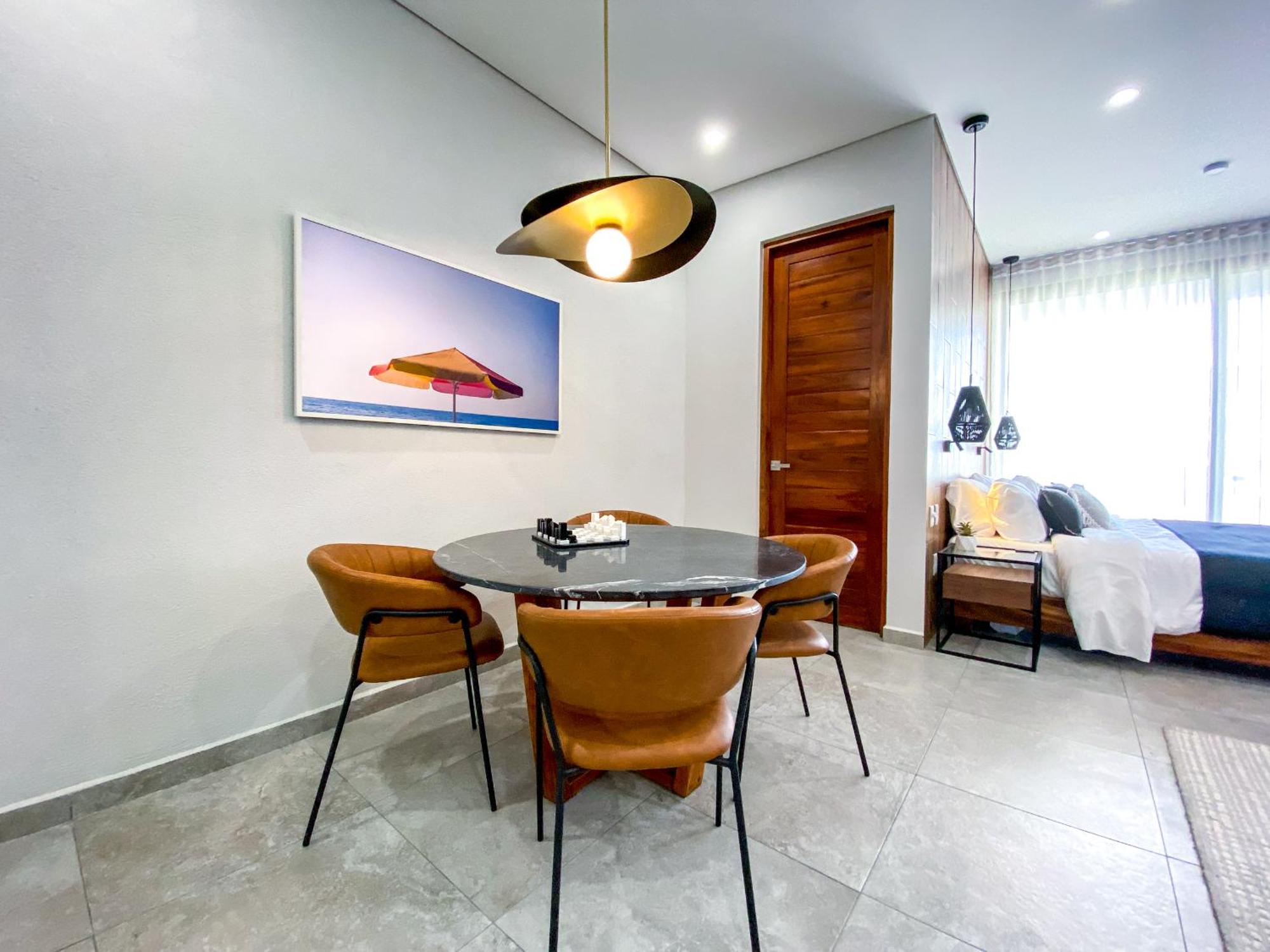 XKAA - Best Studio at 5th Ave with Pool Gym Steps to Beach, foto 13