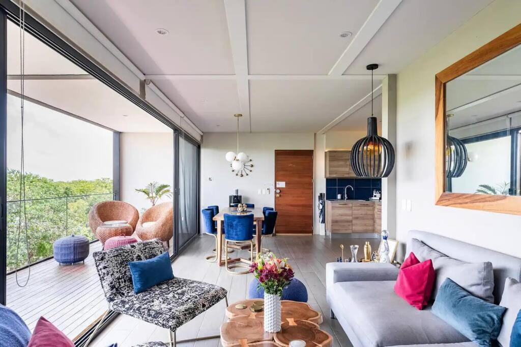 Designer Penthouse - Jungle Views, Bike to Beach, foto 12