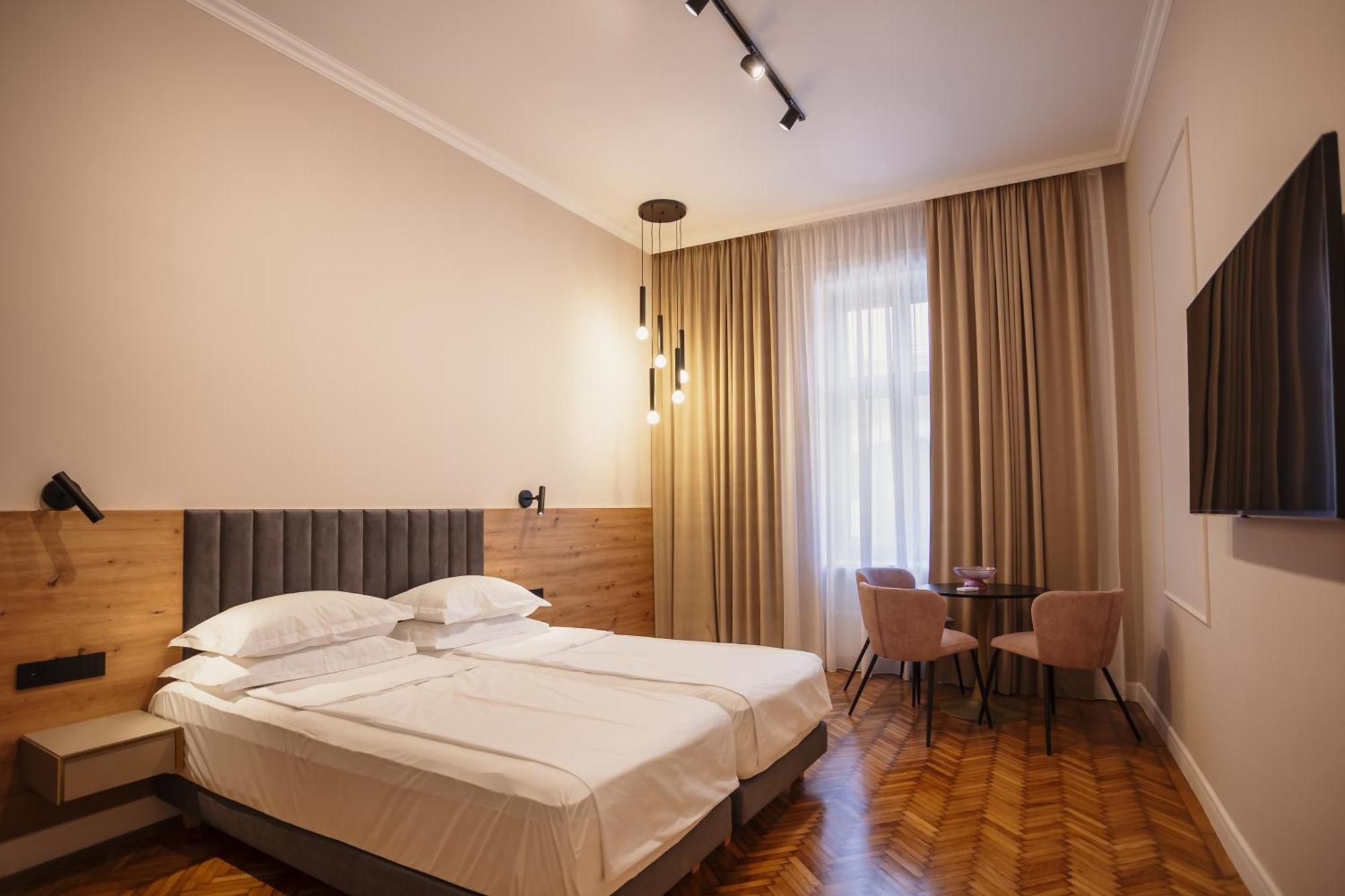 Bloom Downtown Suites