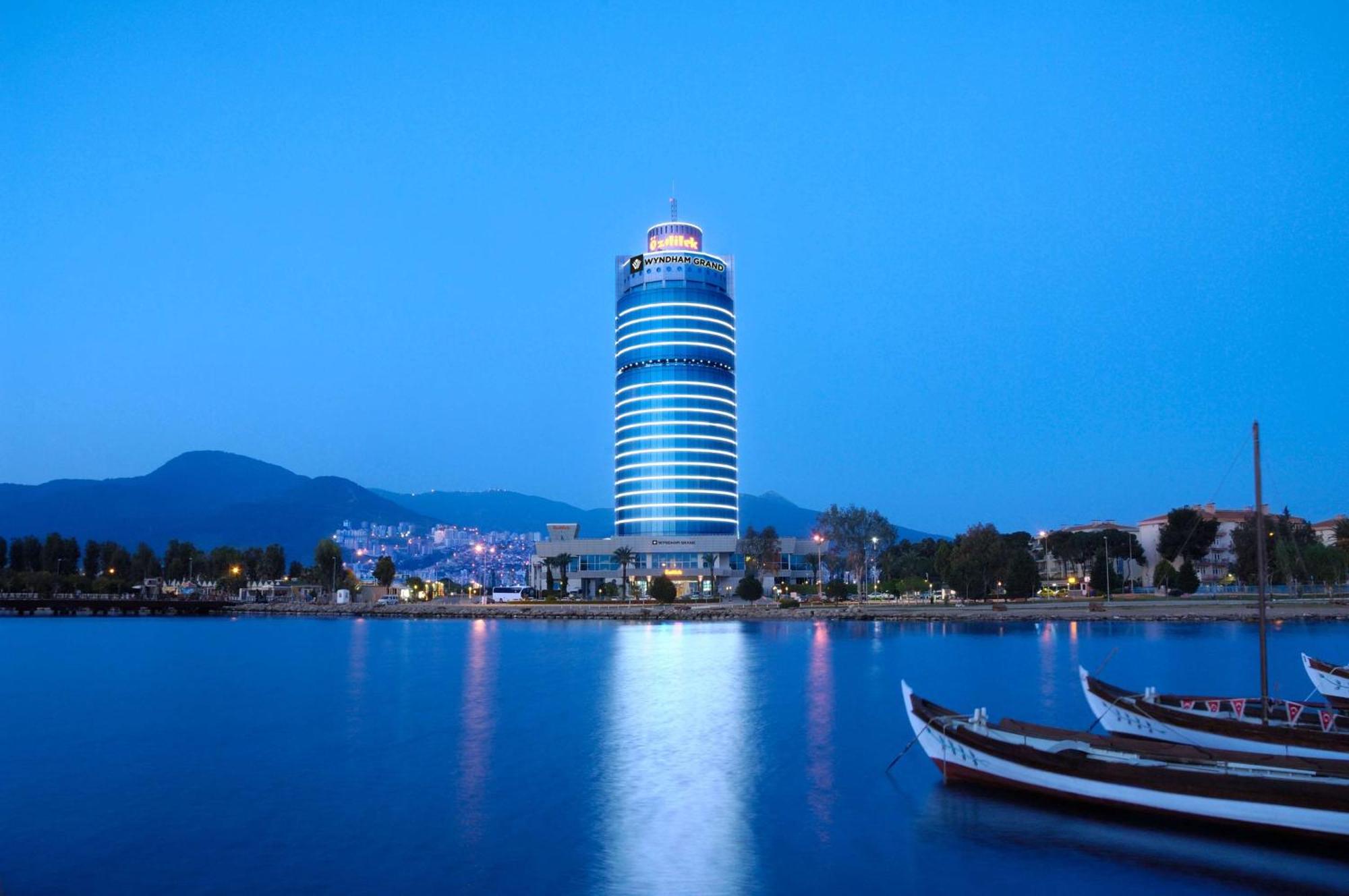 4. Wyndham Grand Izmir Özdilek Thermal & Spa