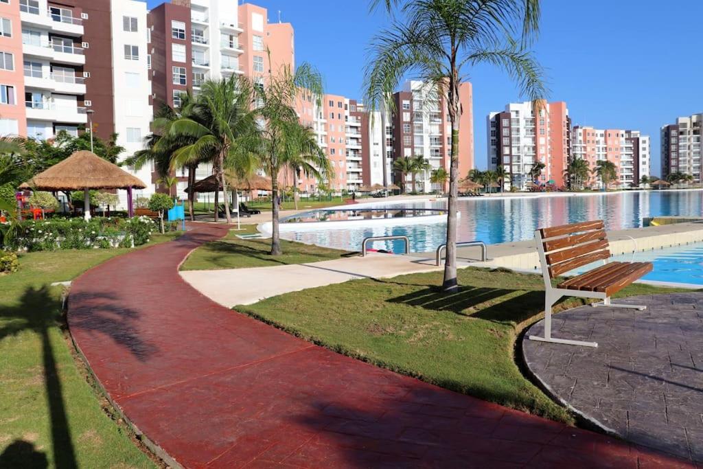 View And Access To The Lagoon~Kg Sz Bed, A/C, Wifi, foto 16