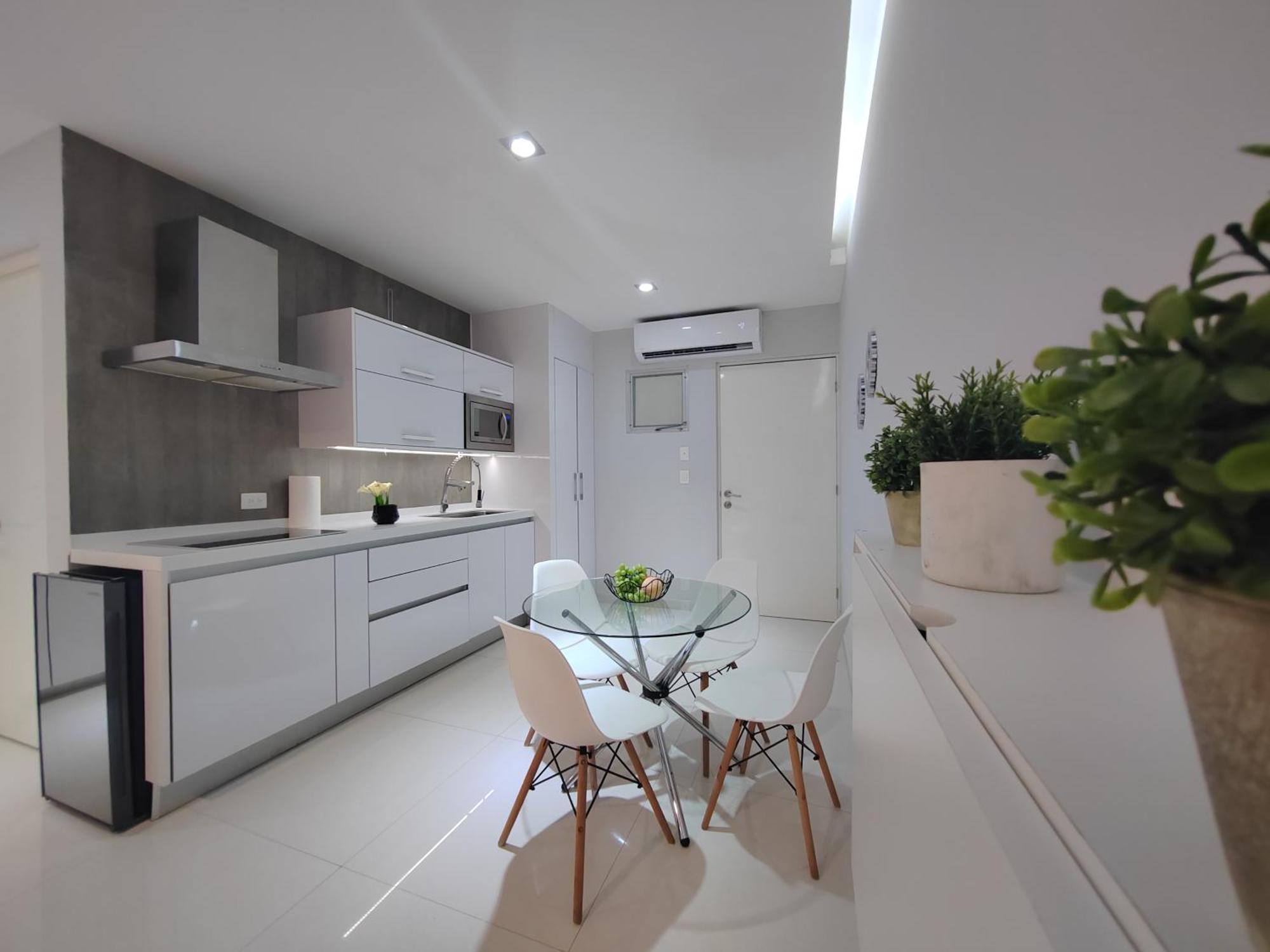 Centrally located apartments steps away from 5th avenue and the beach! By.Yeah, foto 9